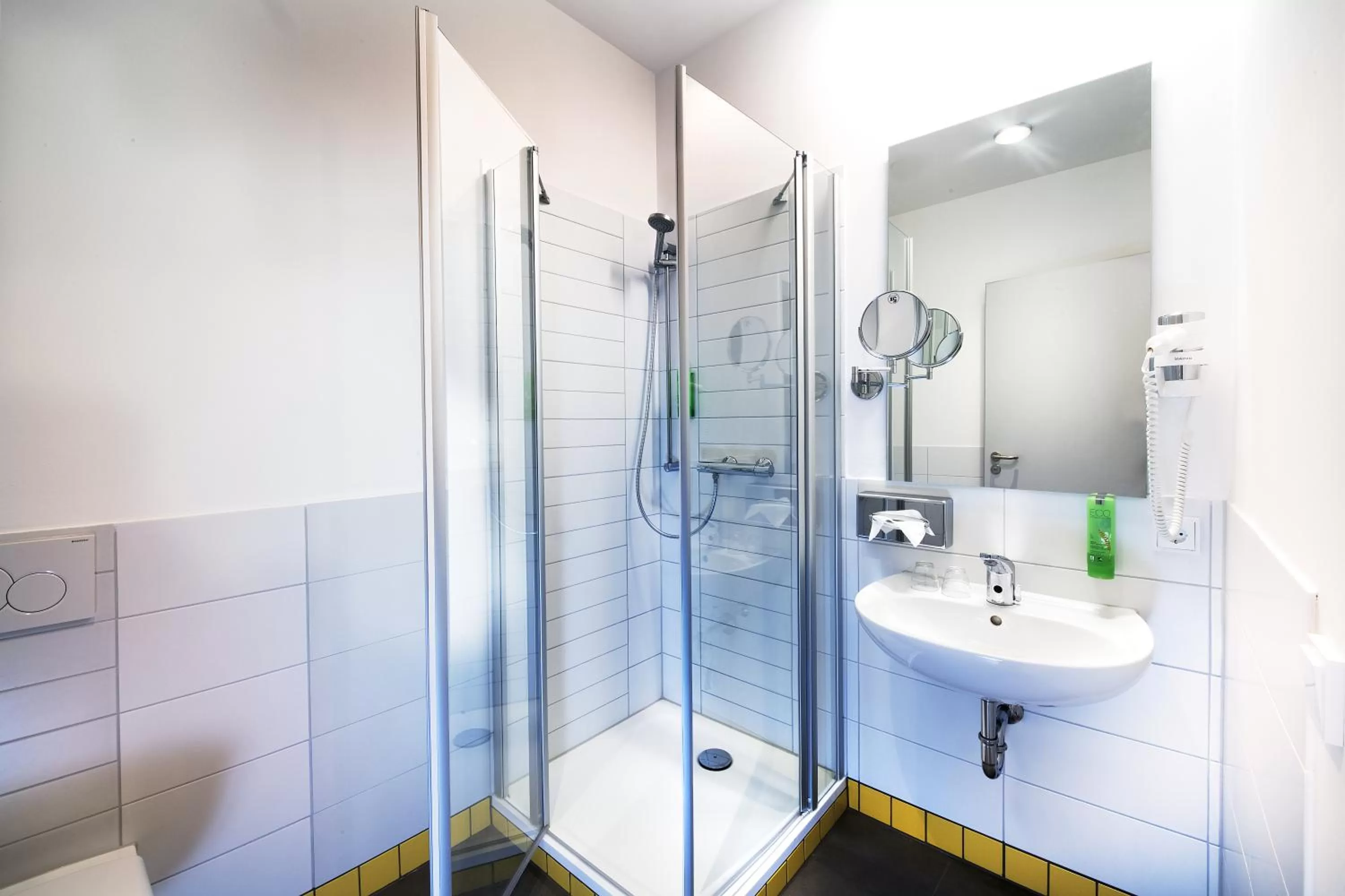 Shower in JUFA Hotel Kronach – Festung Rosenberg