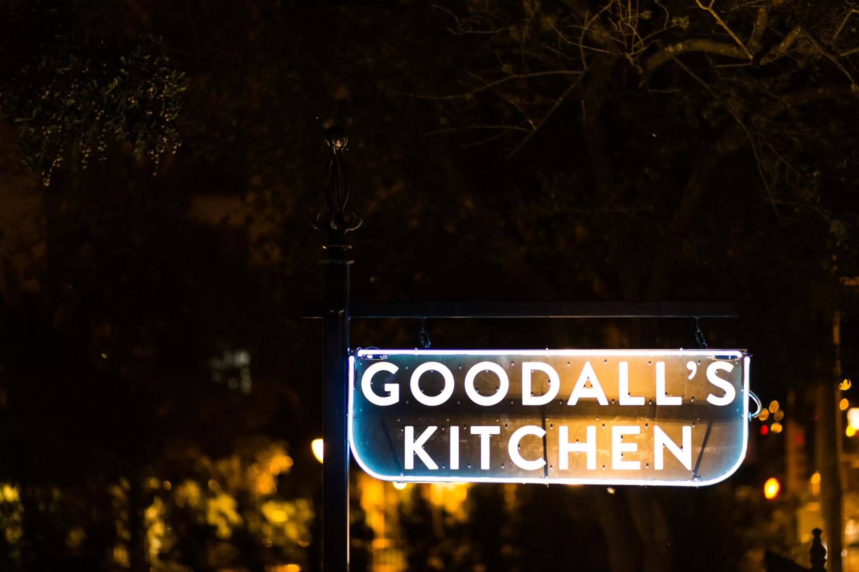 Restaurant/places to eat in Hotel Ella