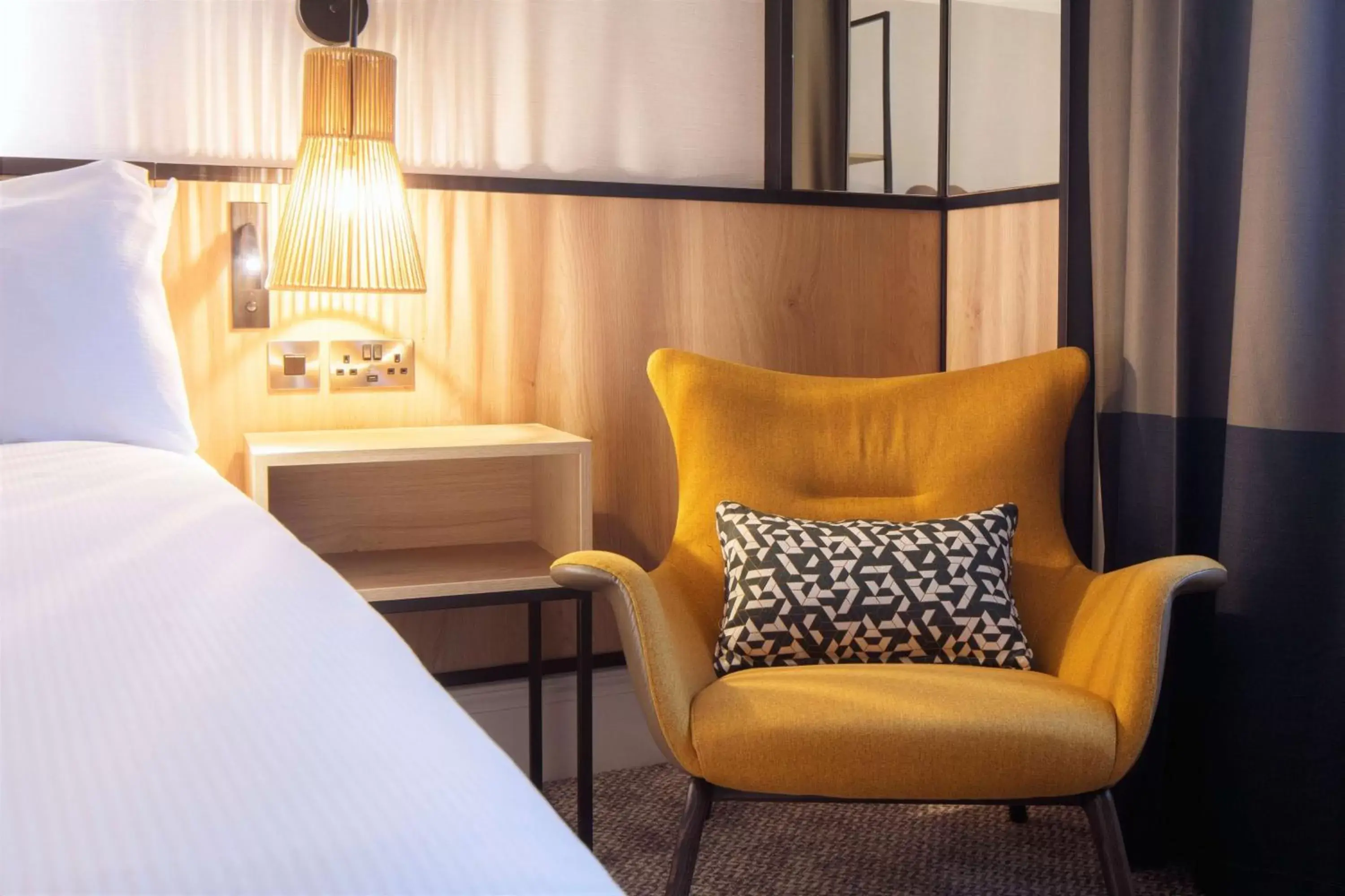 King Guest Room in DoubleTree by Hilton London Elstree King Guest Room in DoubleTree by Hilton London Elstree