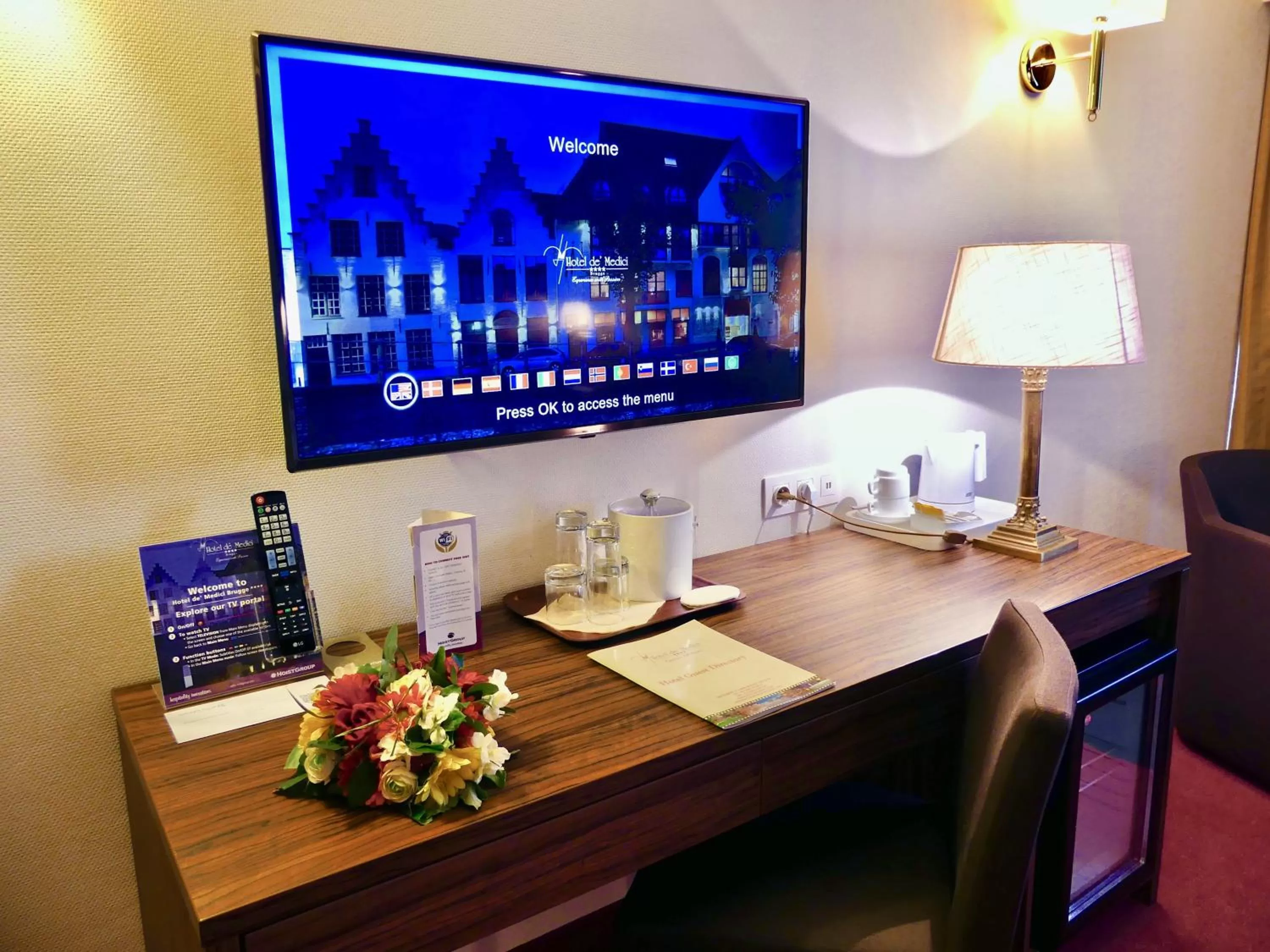 TV and multimedia in Golden Tulip Hotel de’ Medici