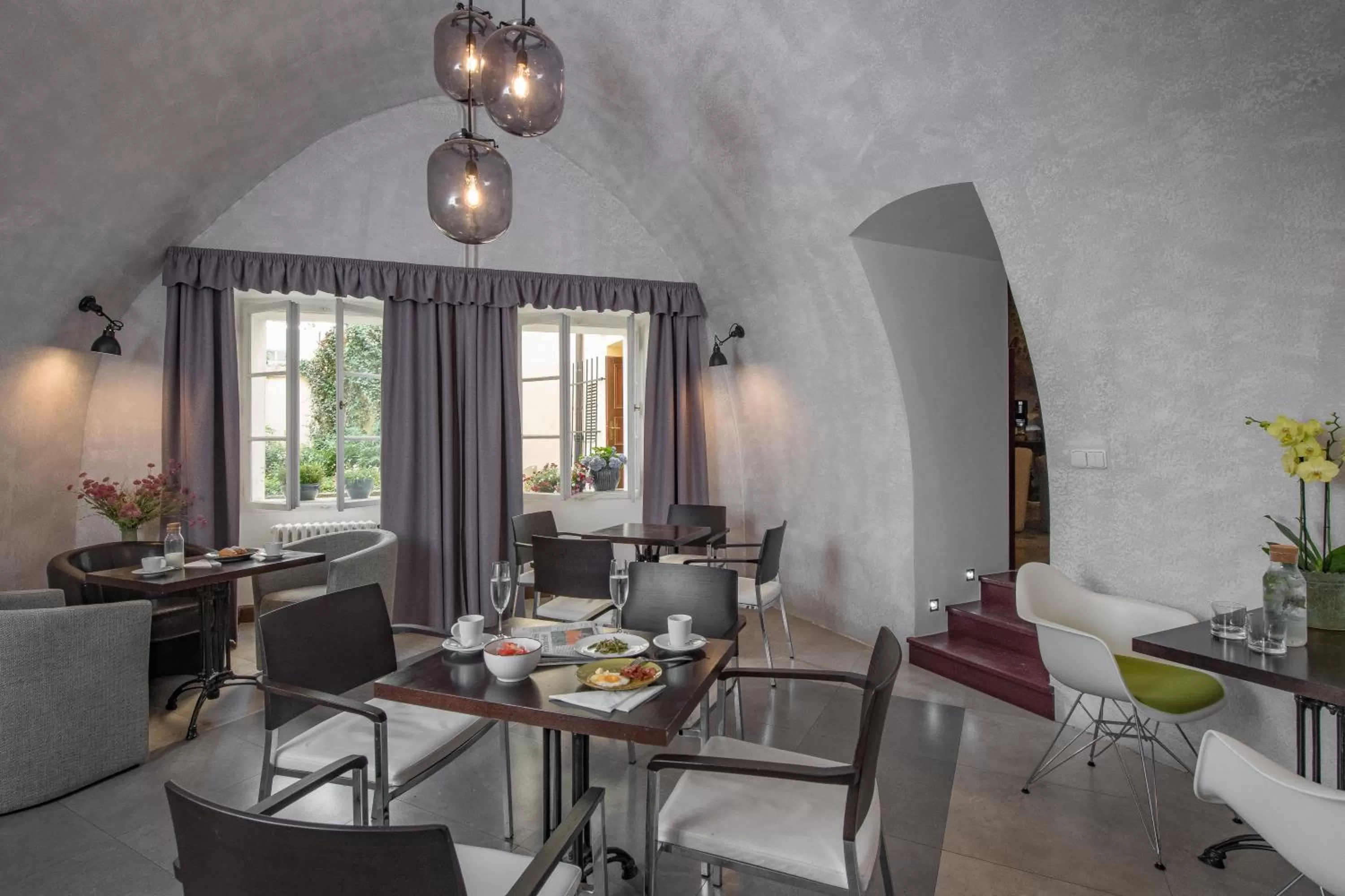 Restaurant/places to eat in Monastery Garden Prague