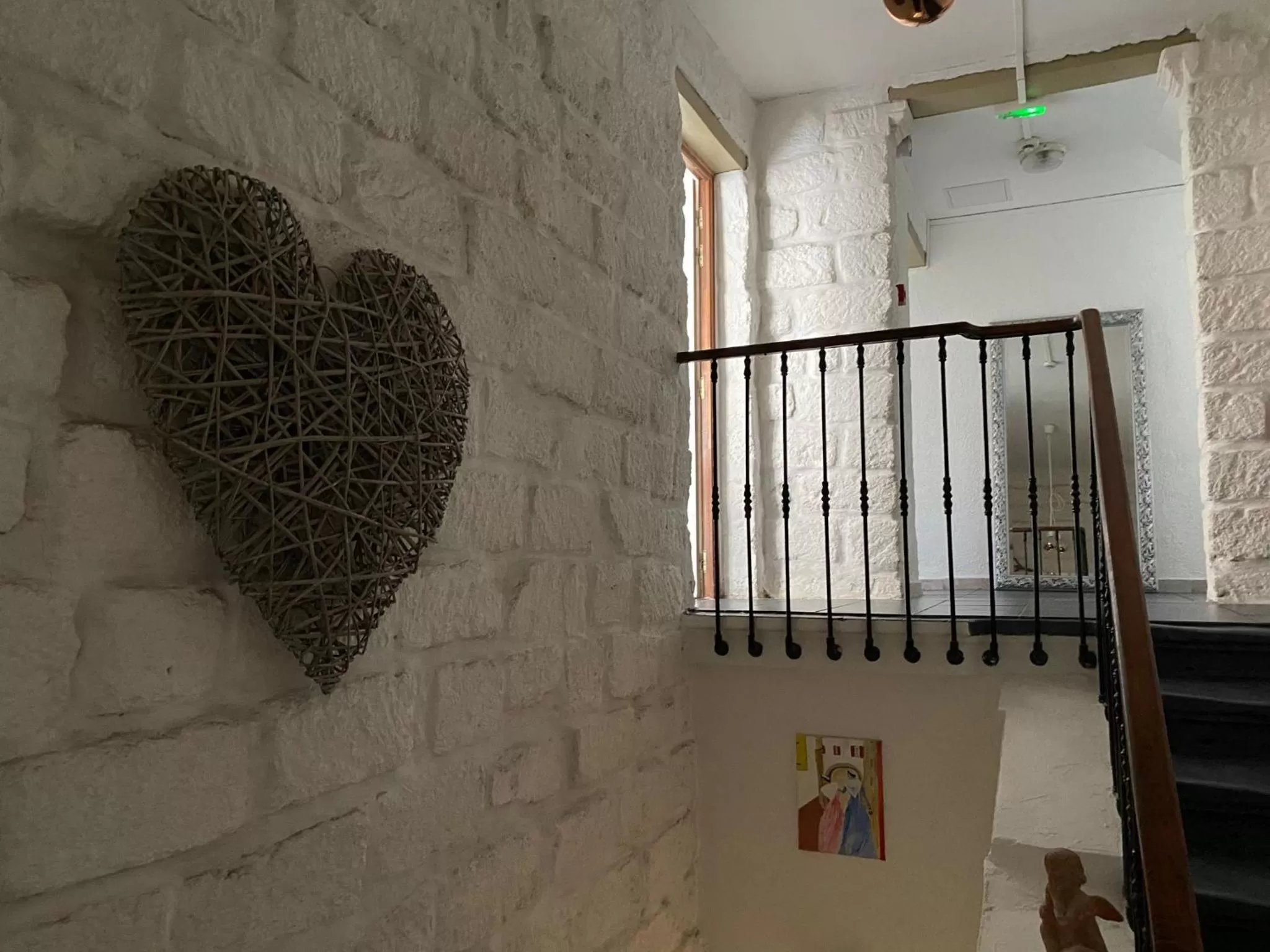 Property building in Hôtel Restaurant Le Provençal