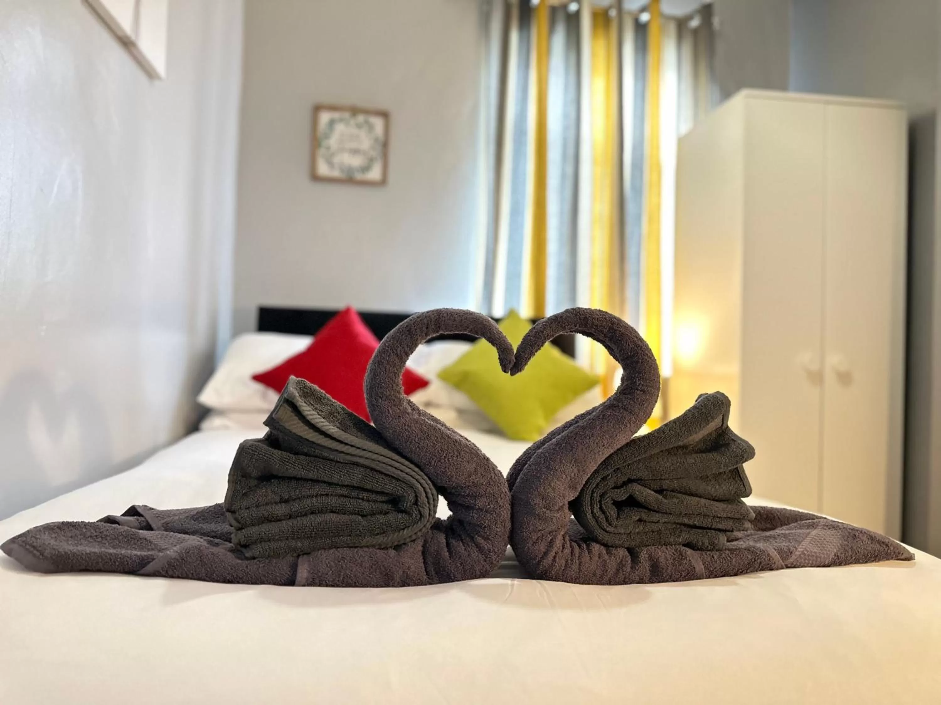 Bedroom, Bed in Sandys Holidays Home