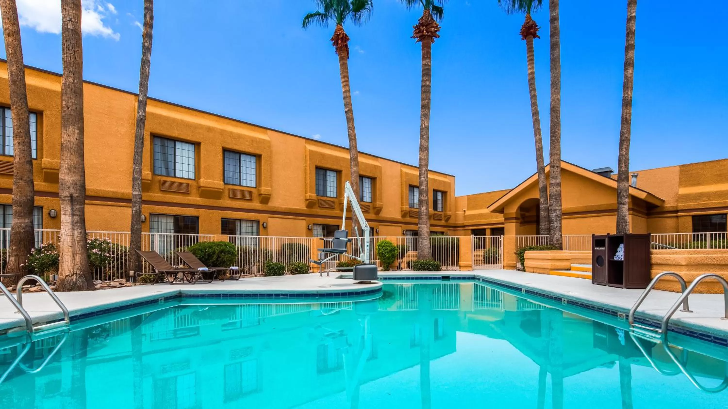 Property building in Best Western Green Valley Inn