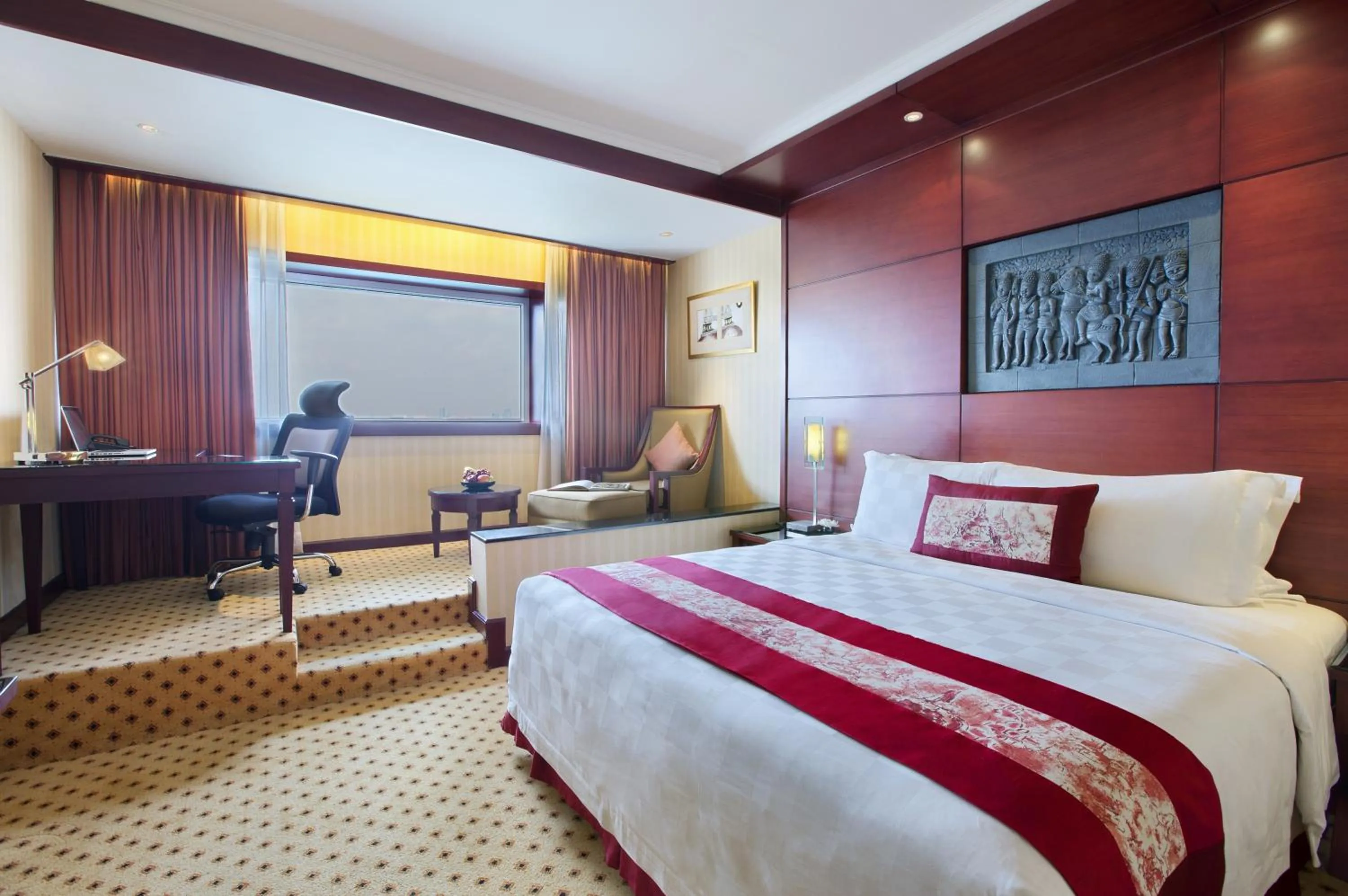Bed in Hotel Borobudur Jakarta