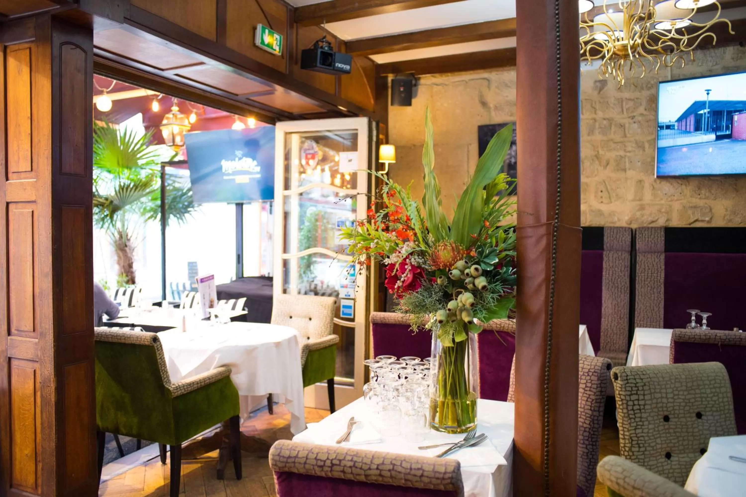 Restaurant/places to eat in Hôtel du Mont Blanc