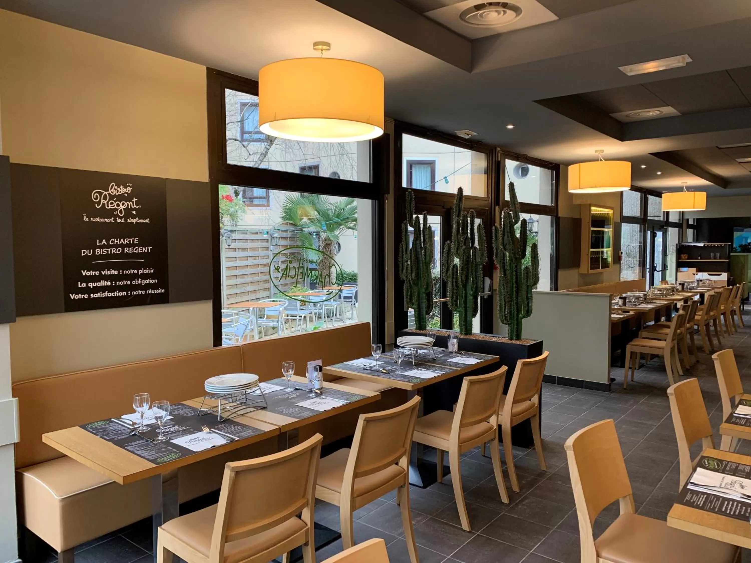 Restaurant/places to eat in ibis Tours Centre Gare