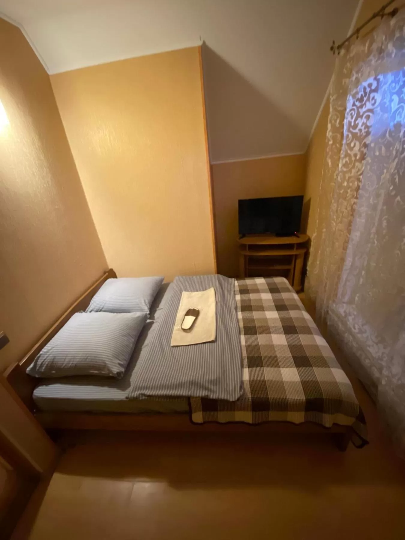 Bed in Inn Khlibodarskiy