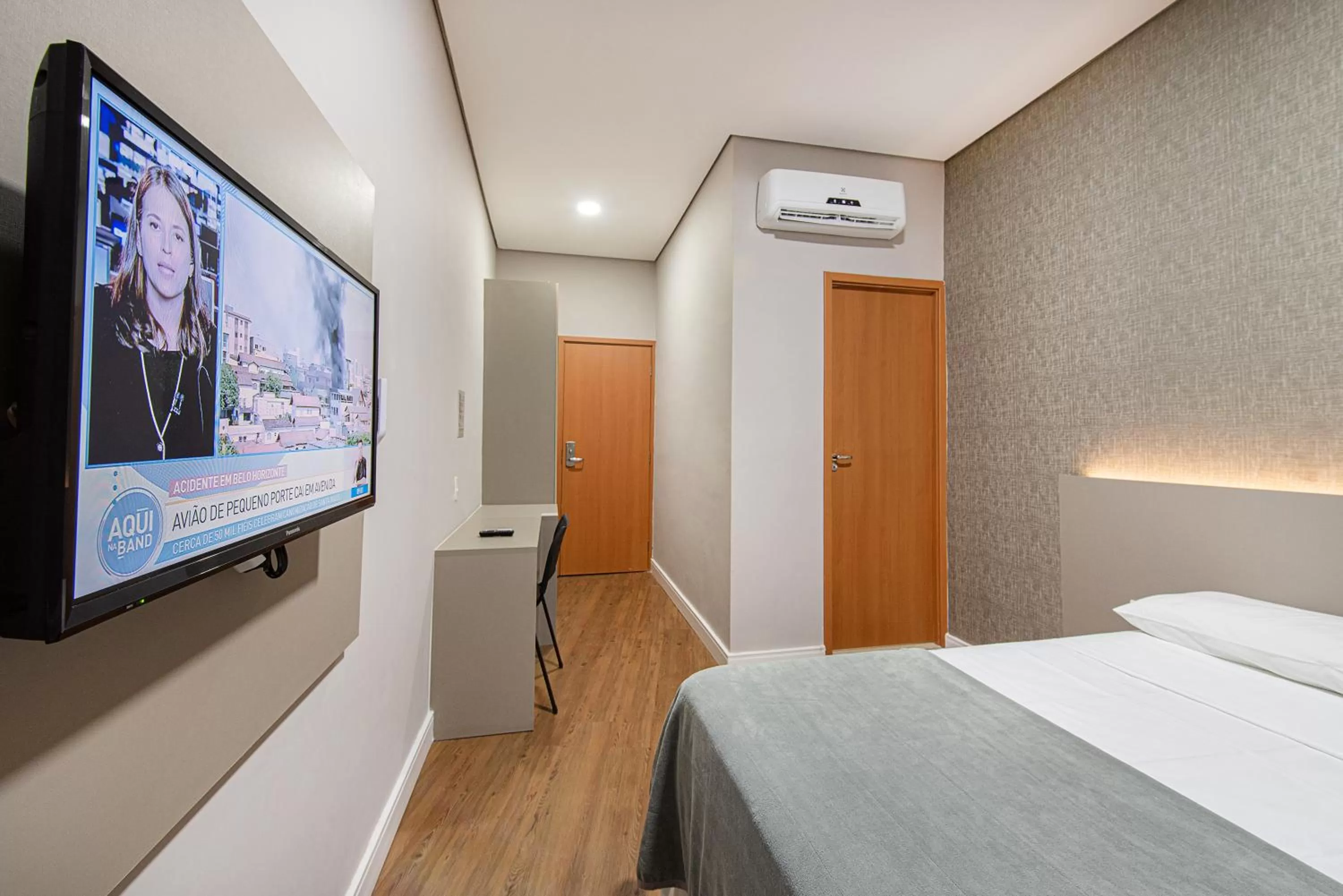 Bed in Florida Mall & Suites