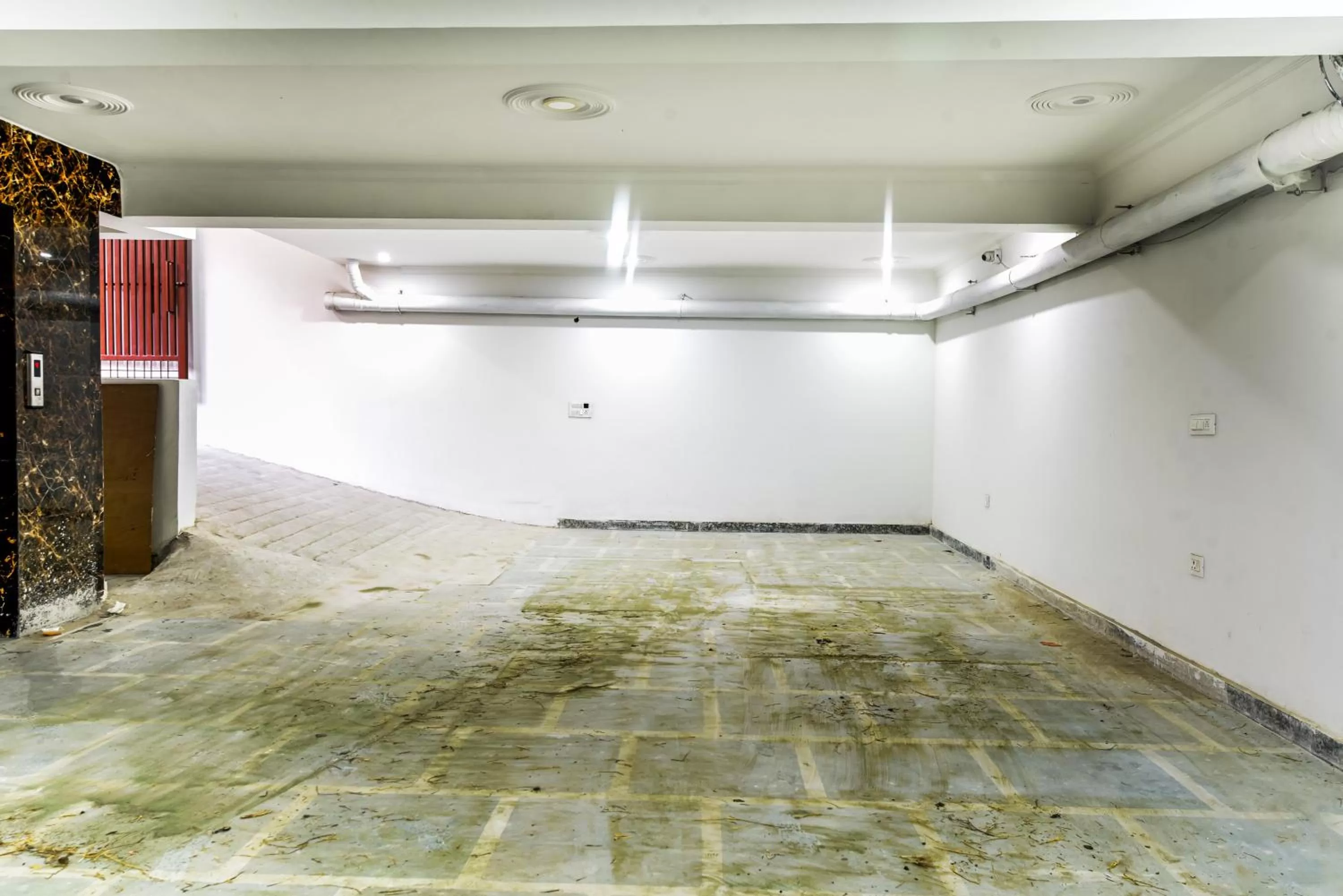 Parking in Hotel Urban Tree