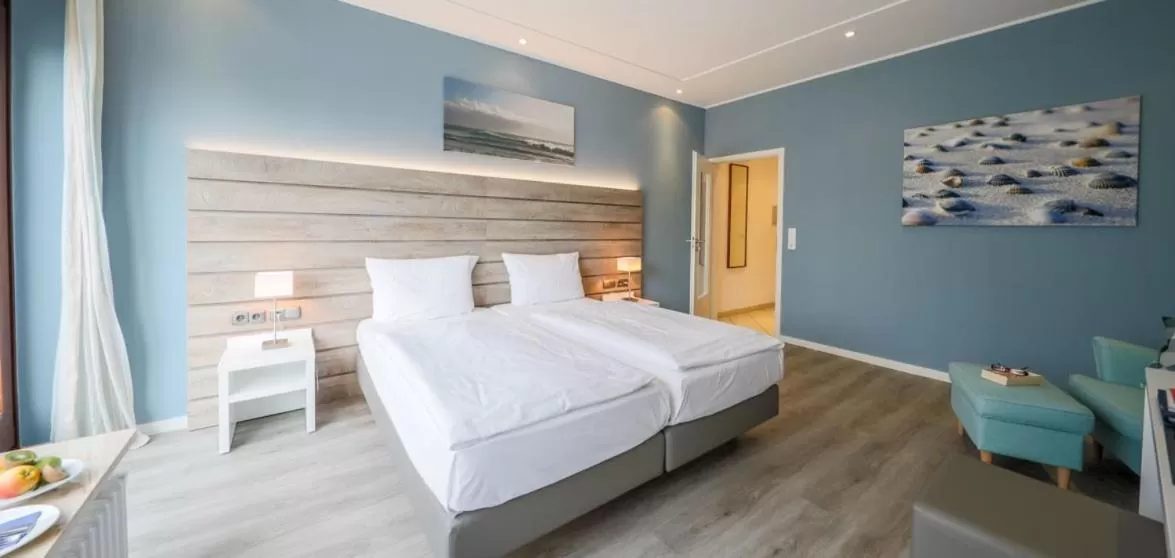 Photo of the whole room, Bed in ACQUA Strande Yachthotel & Restaurant