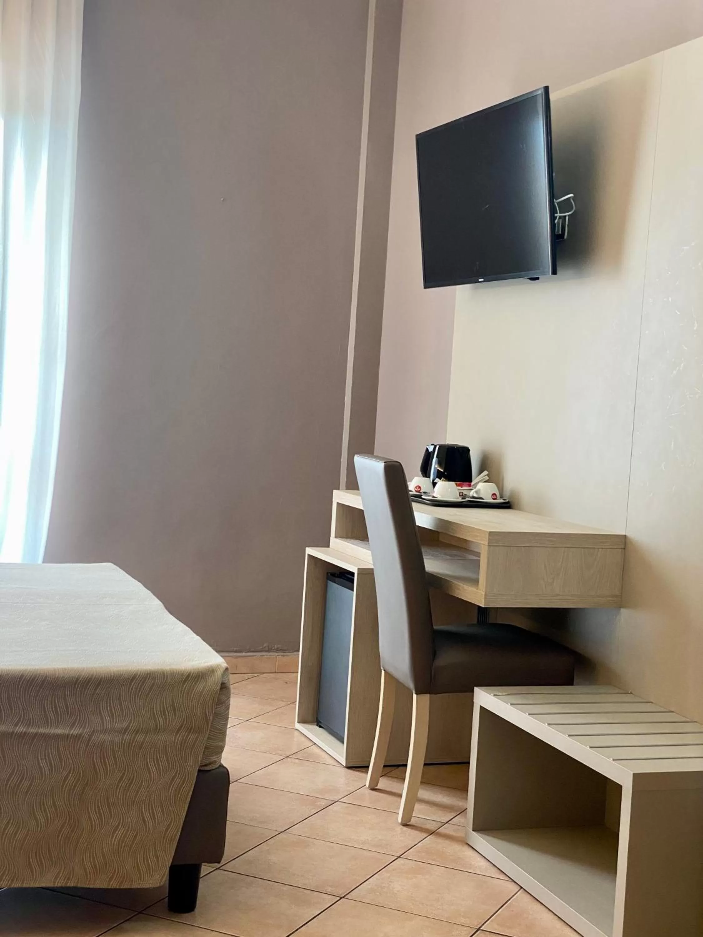 Coffee/tea facilities, Bed in Hotel Miramonti