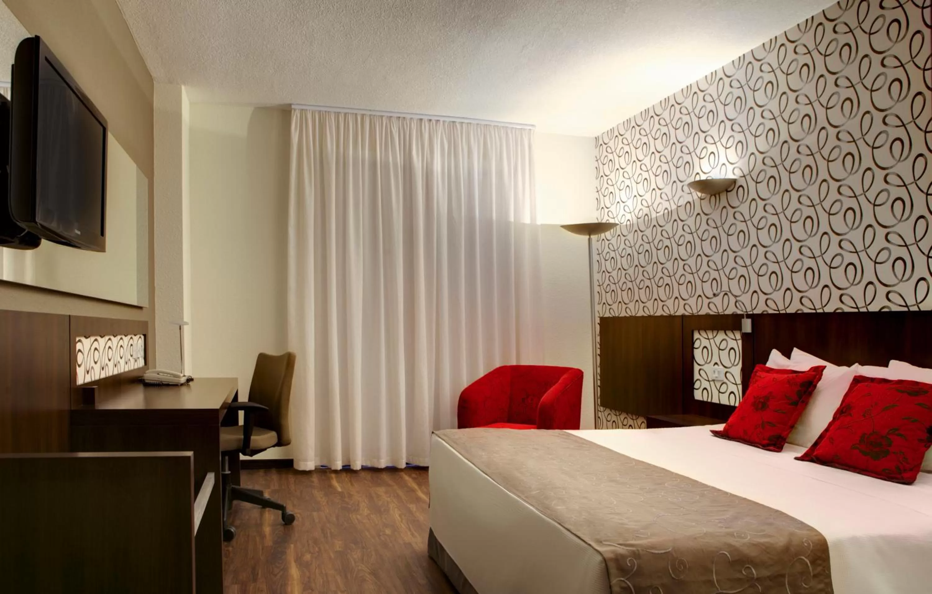 Photo of the whole room, Bed in Quality Hotel Curitiba