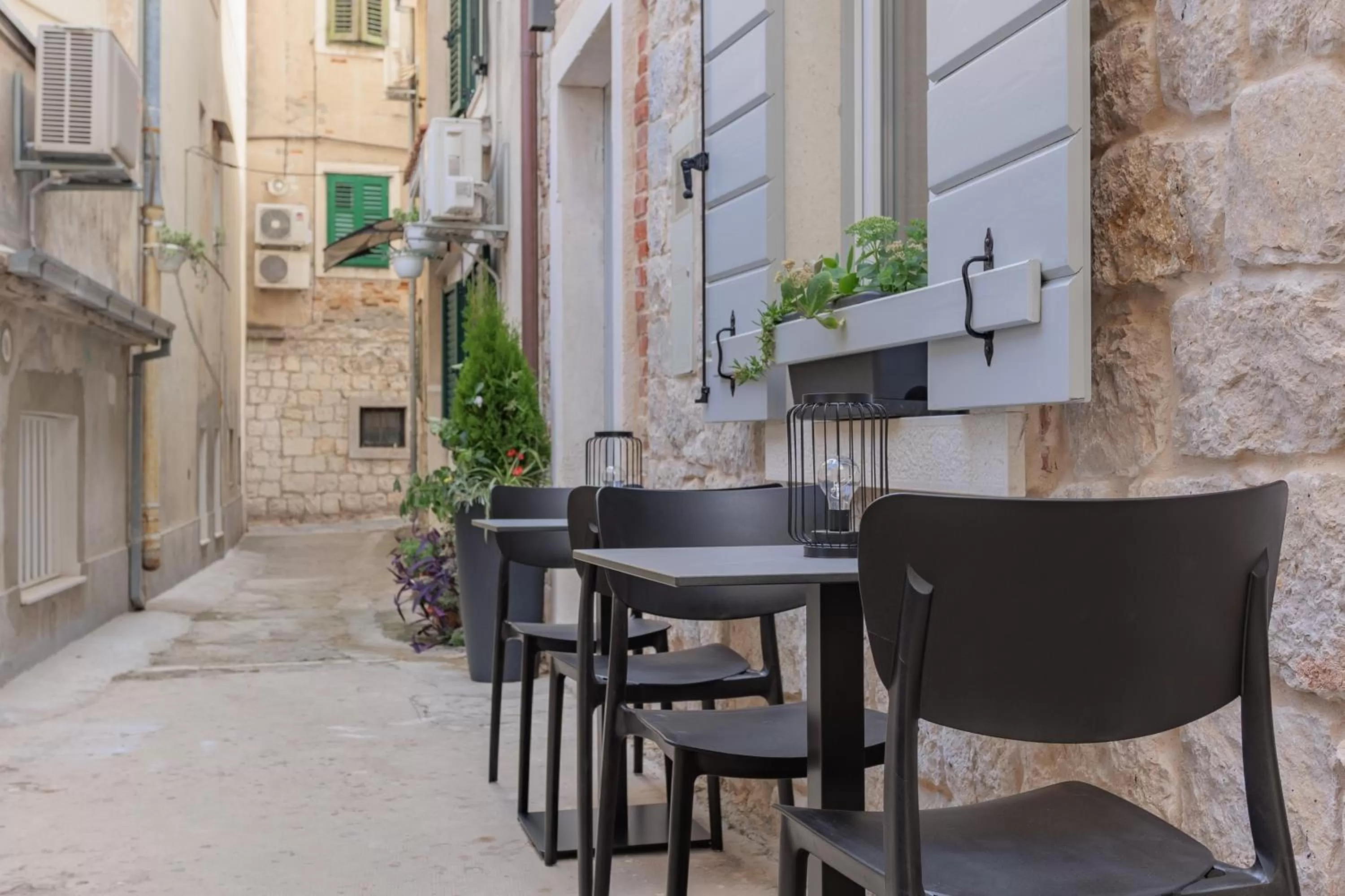 Patio in Heritage Rooms Split Olympic Dream