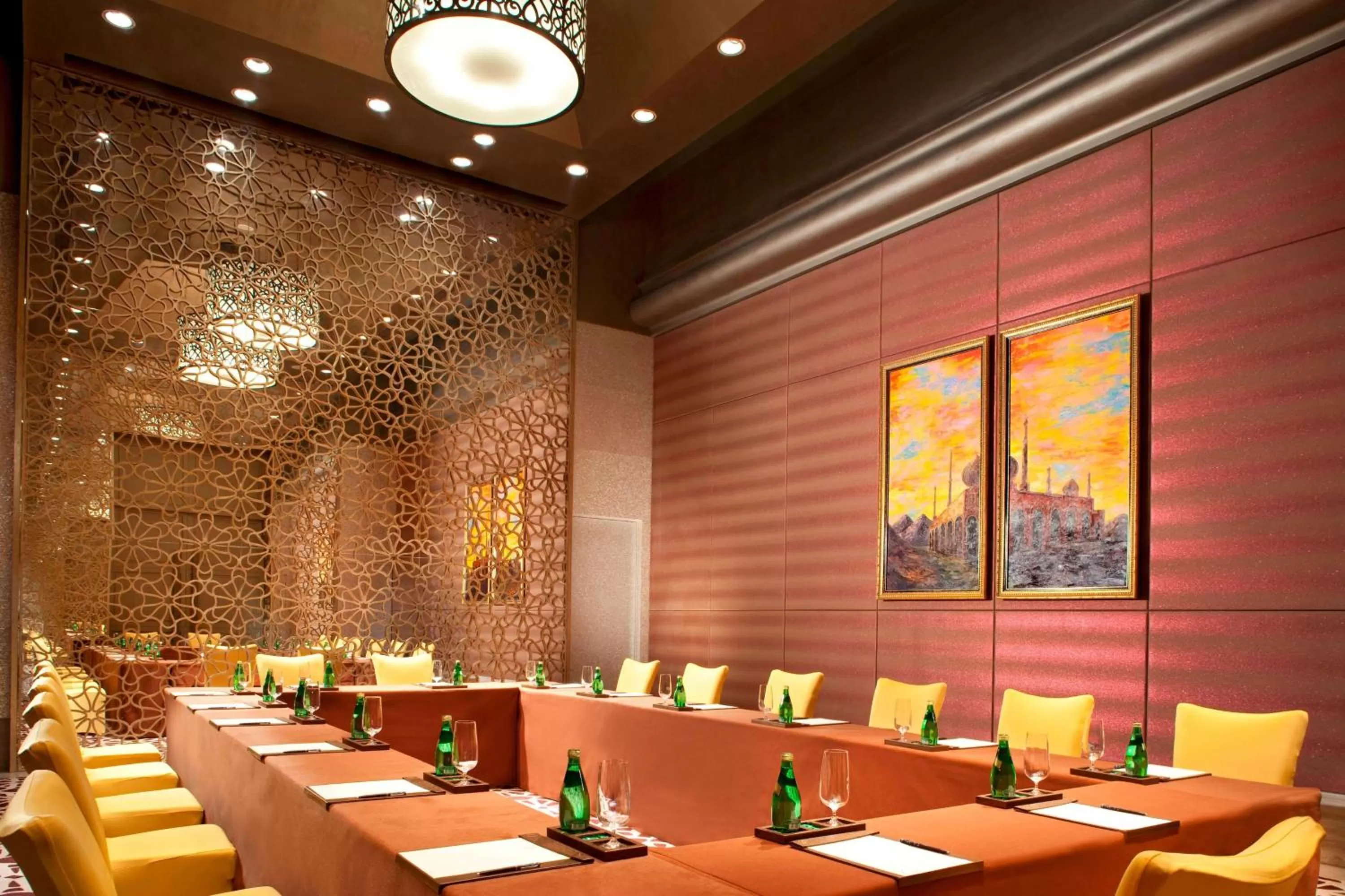 Meeting/conference room in Sheraton Qingyuan Lion Lake Resort