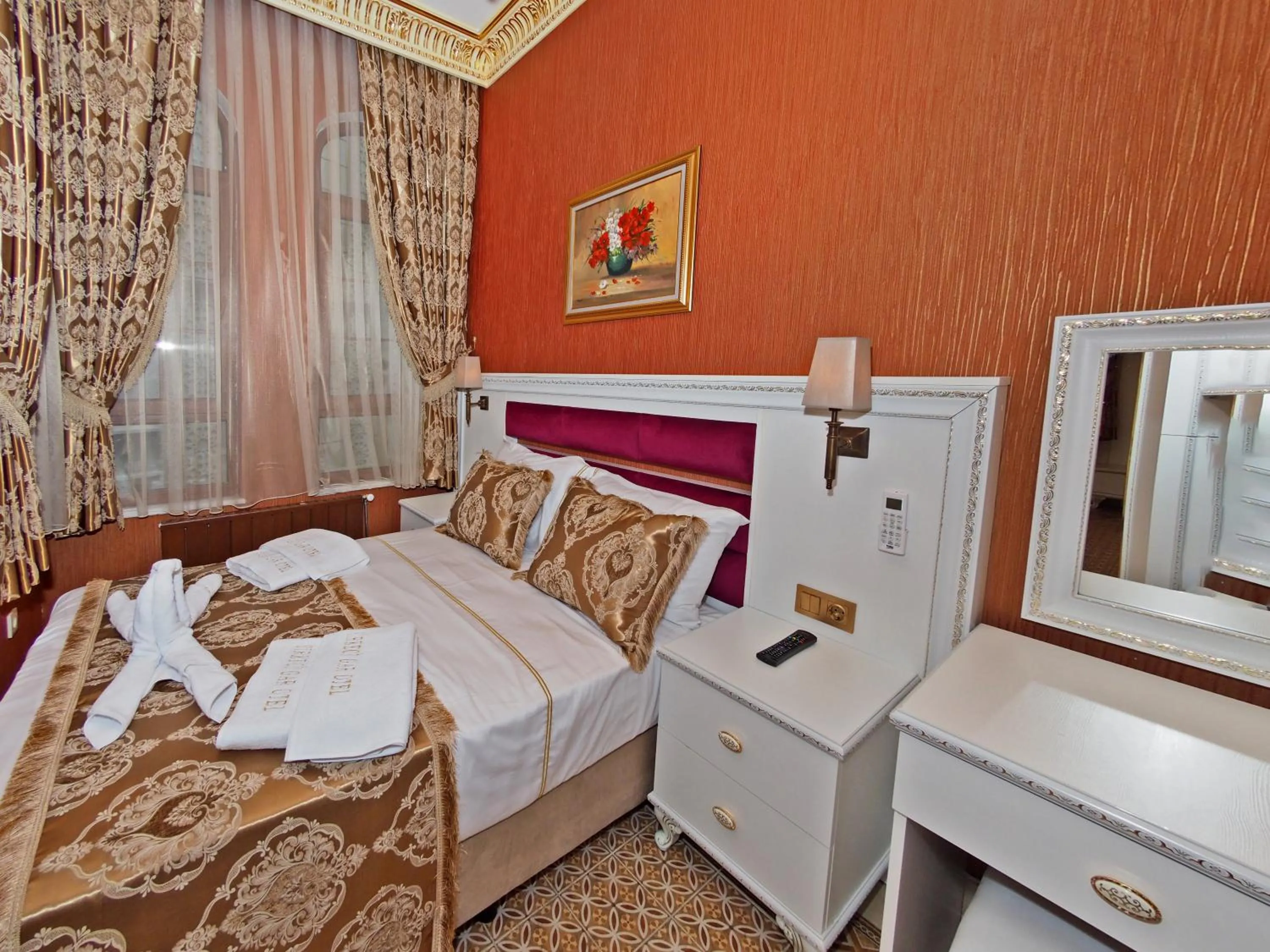 Bedroom, Bed in Glamour Classic Hotel Istanbul Sirkeci