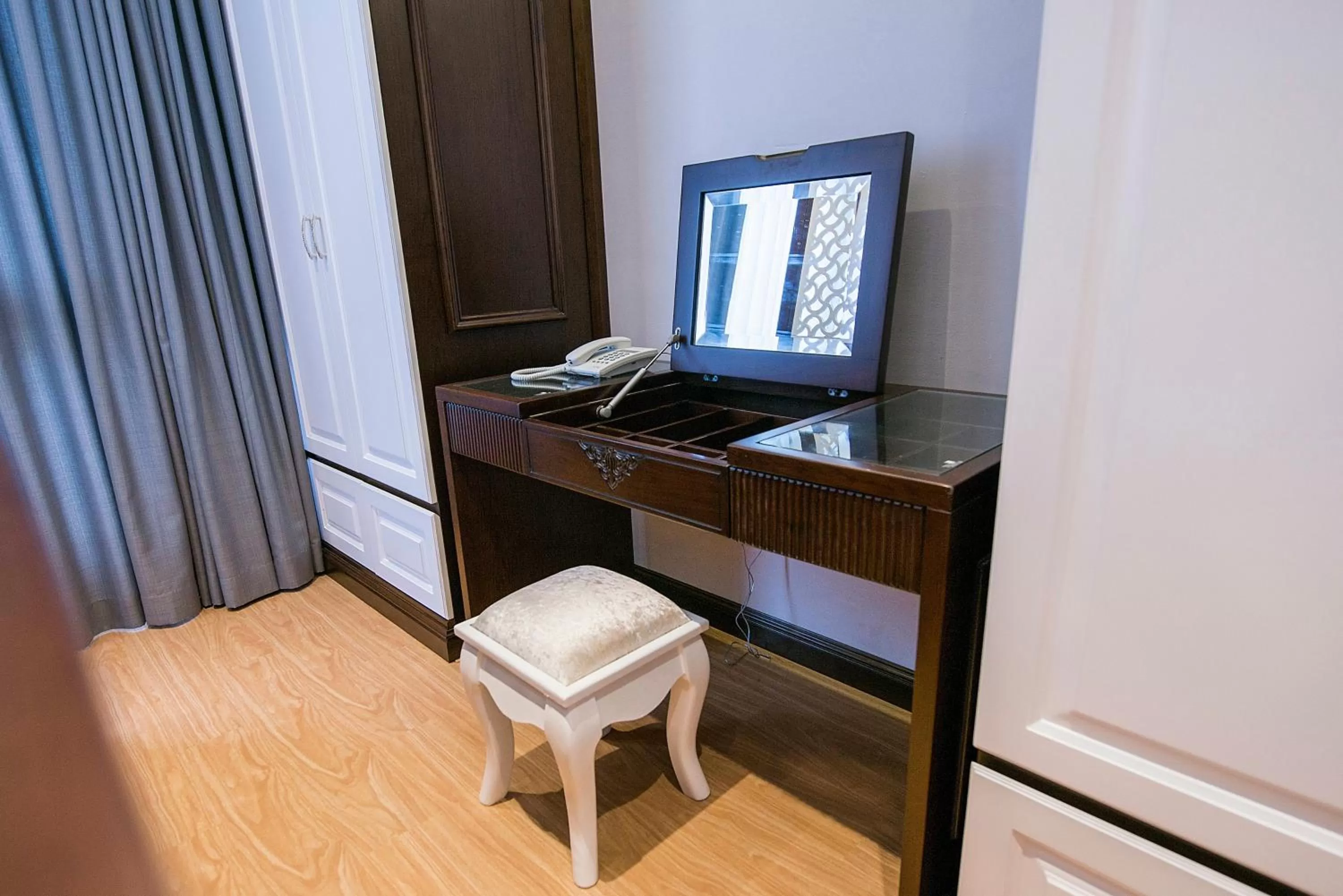 Business facilities in Hong Gia Tue Apartment