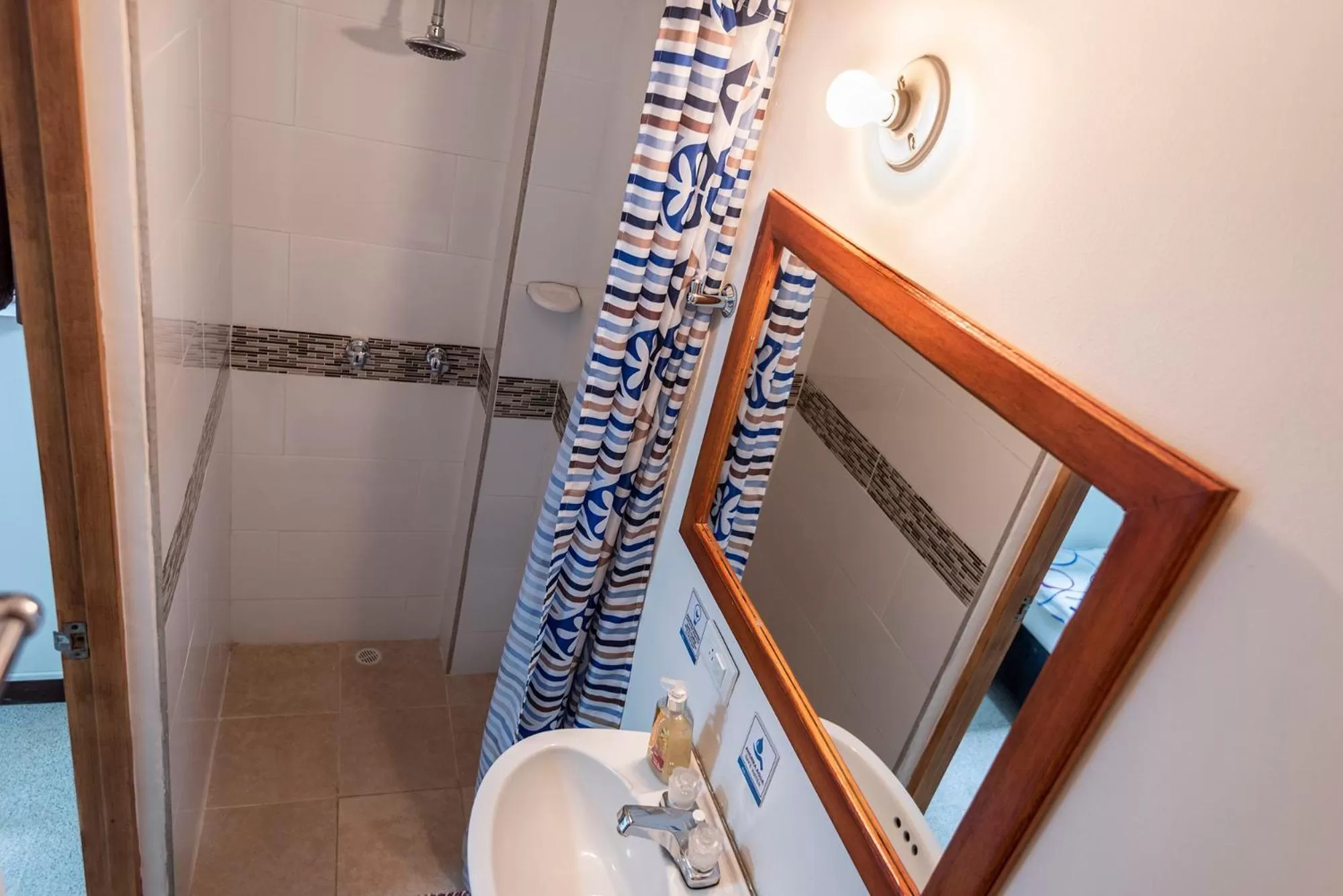 Bathroom in Poblado Guest House