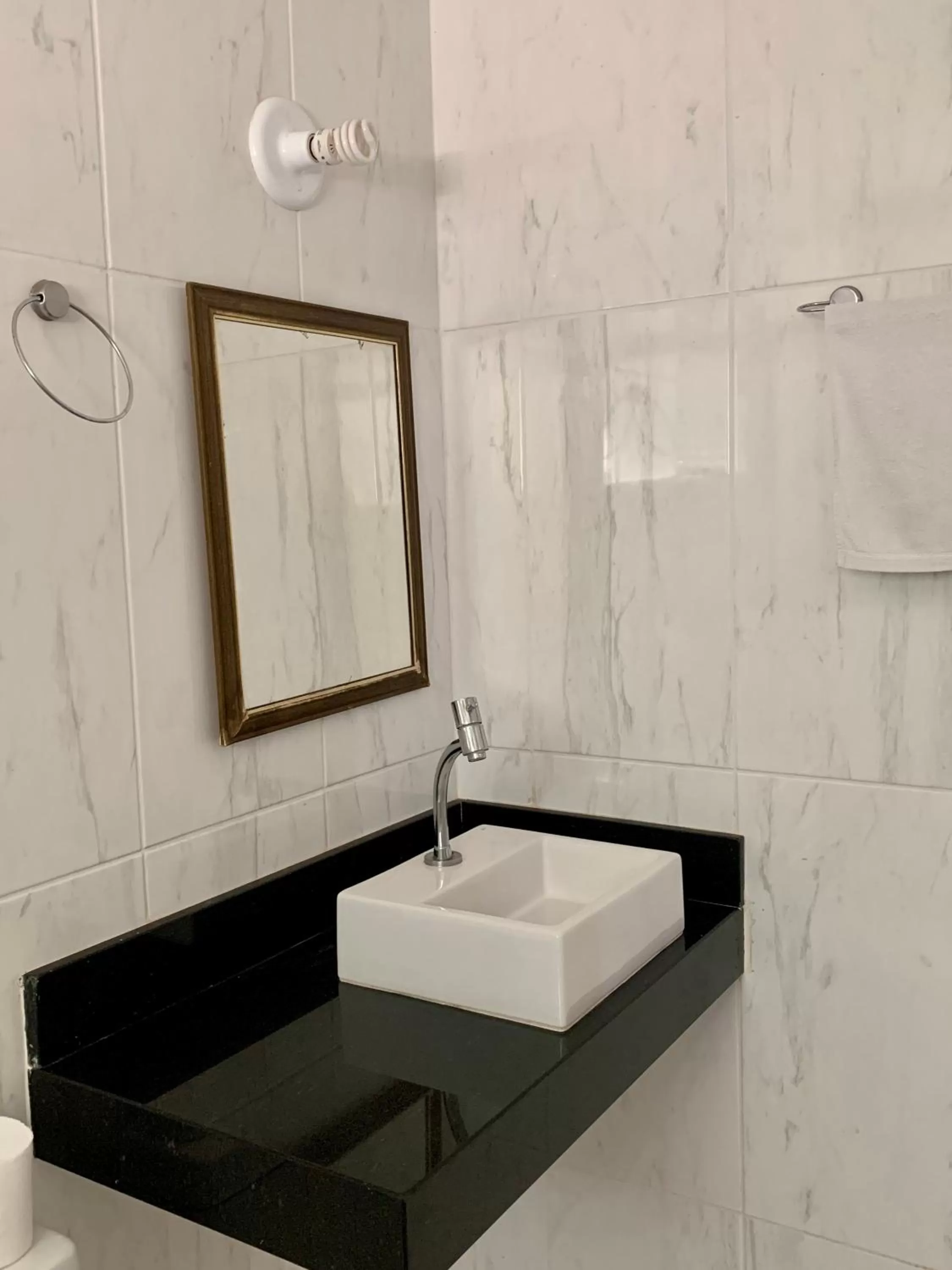 Bathroom in Pousada Jardim Brasília