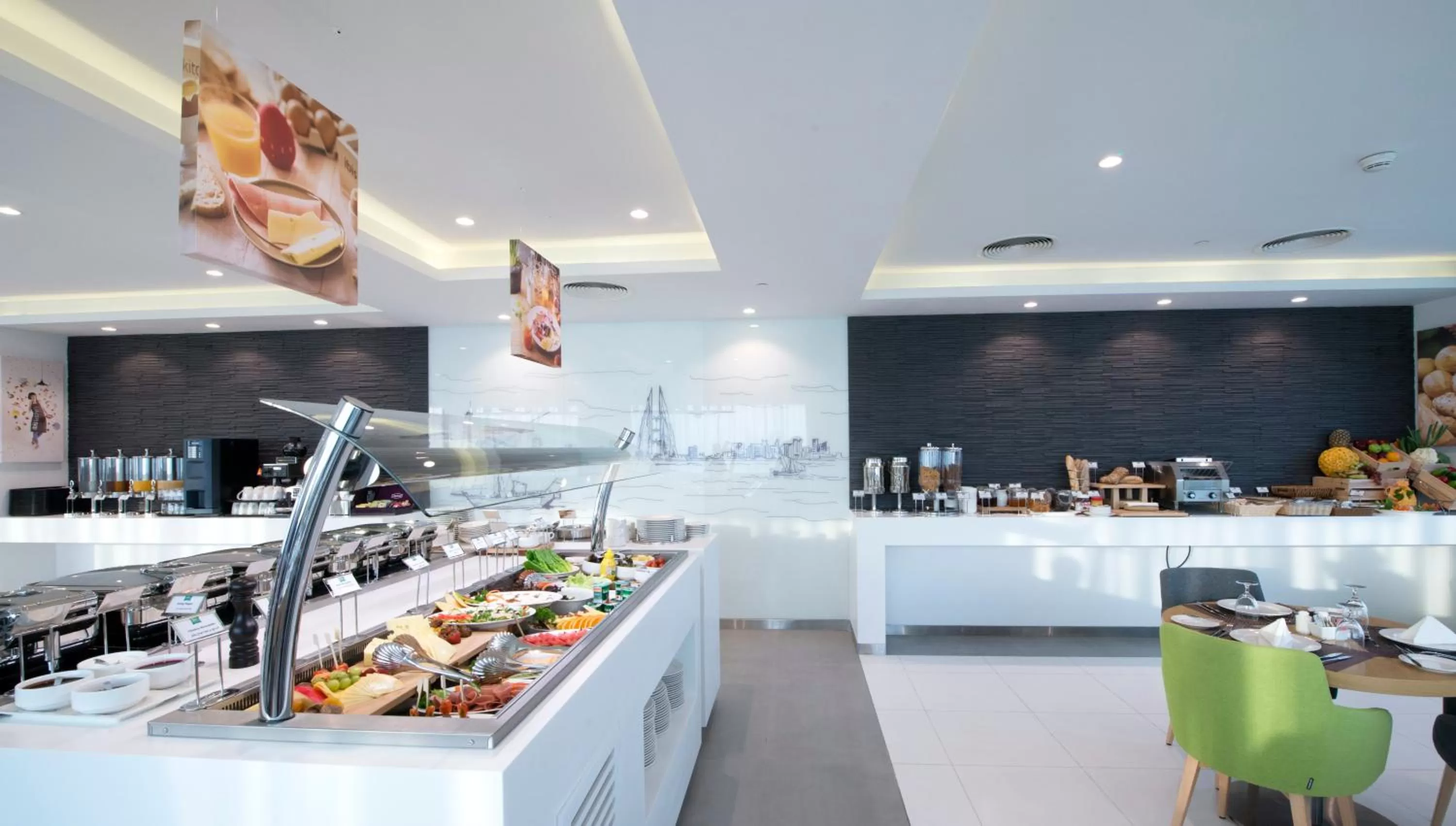 Restaurant/places to eat in ibis Styles Manama Diplomatic Area