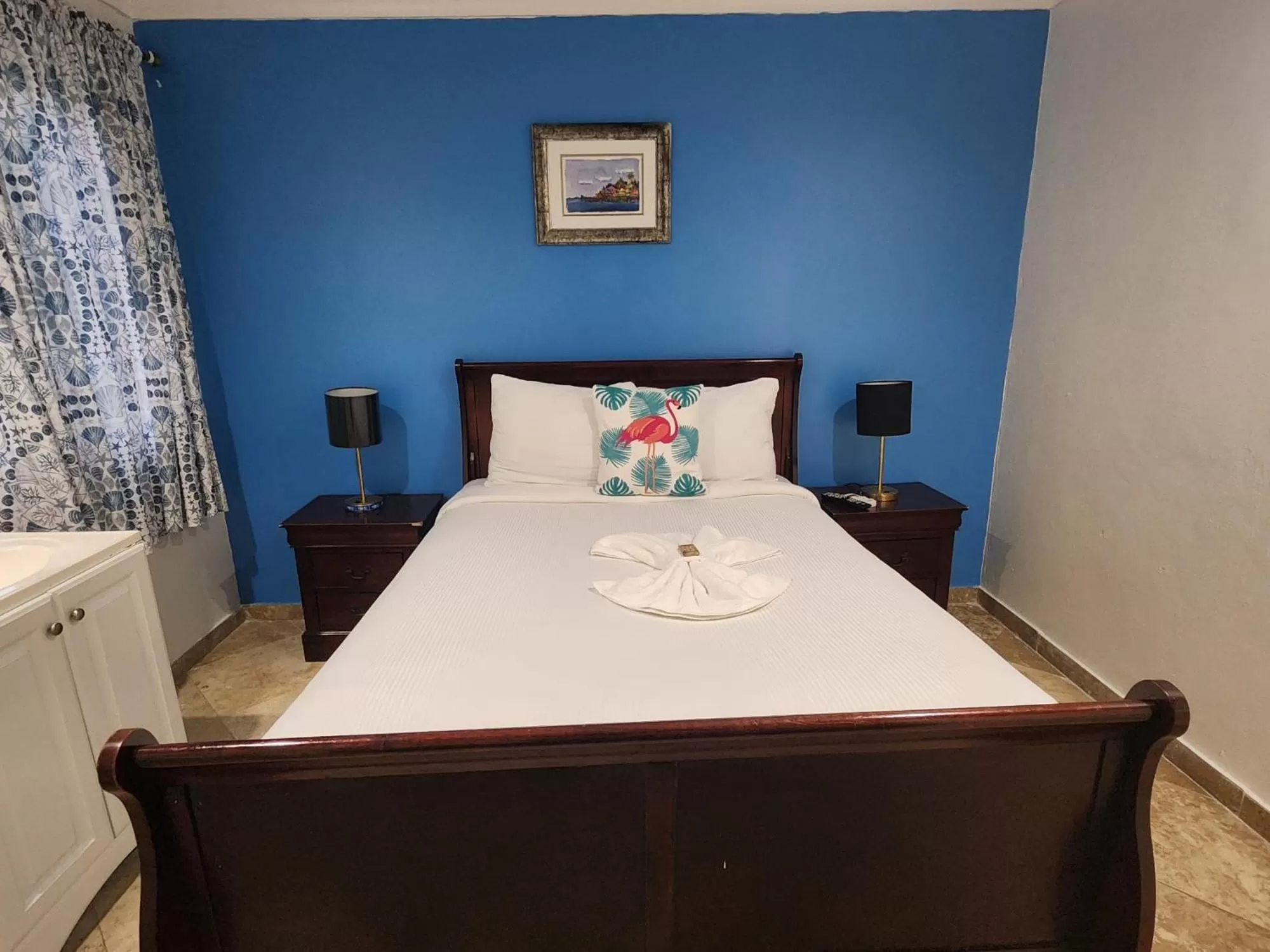 Bed in Golden Palm B & B