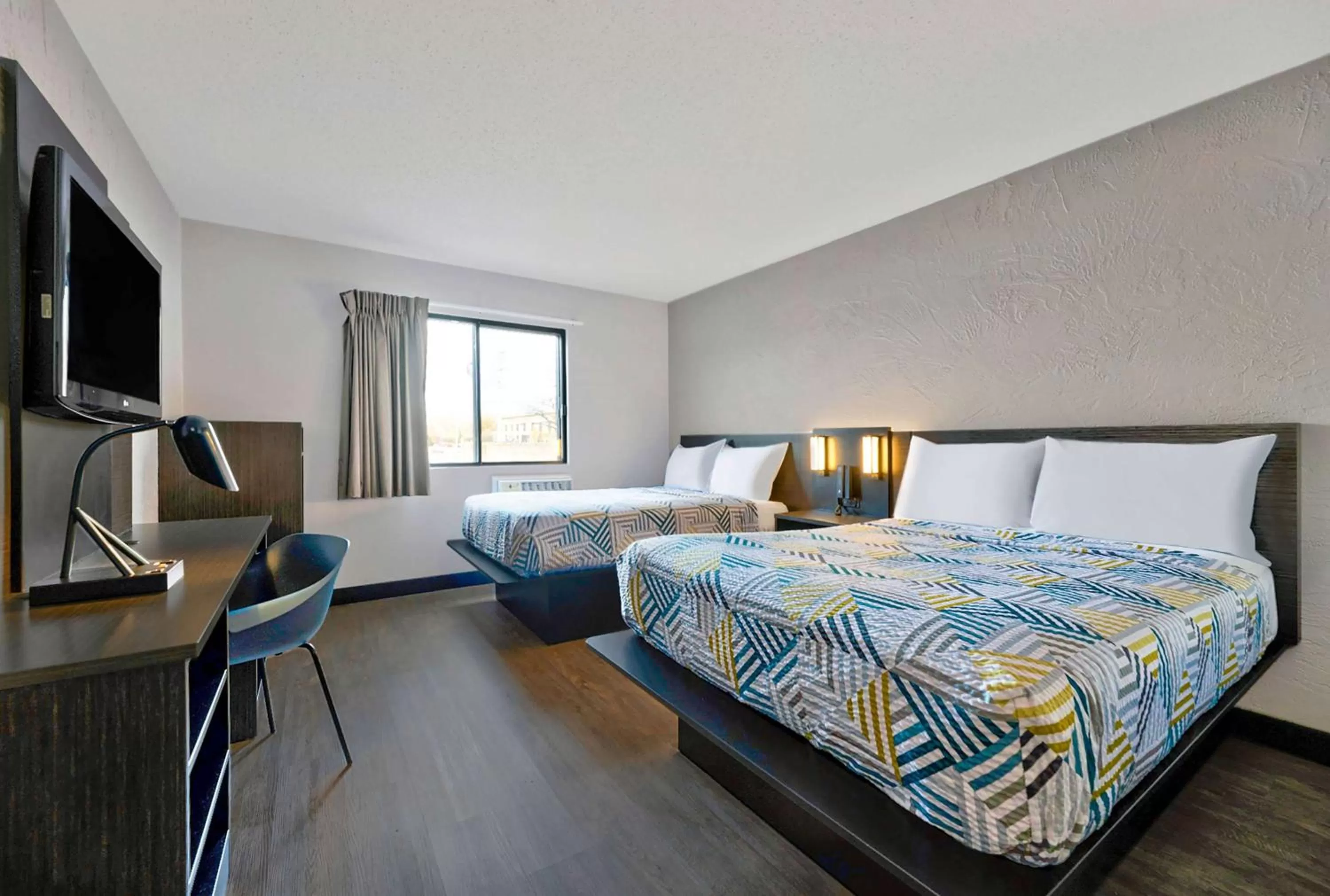 Bedroom, Bed in Motel 6-Oak Creek, WI