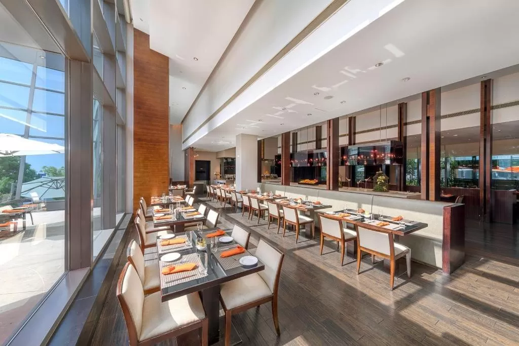 Restaurant/places to eat in Shanghai Parkyard Hotel