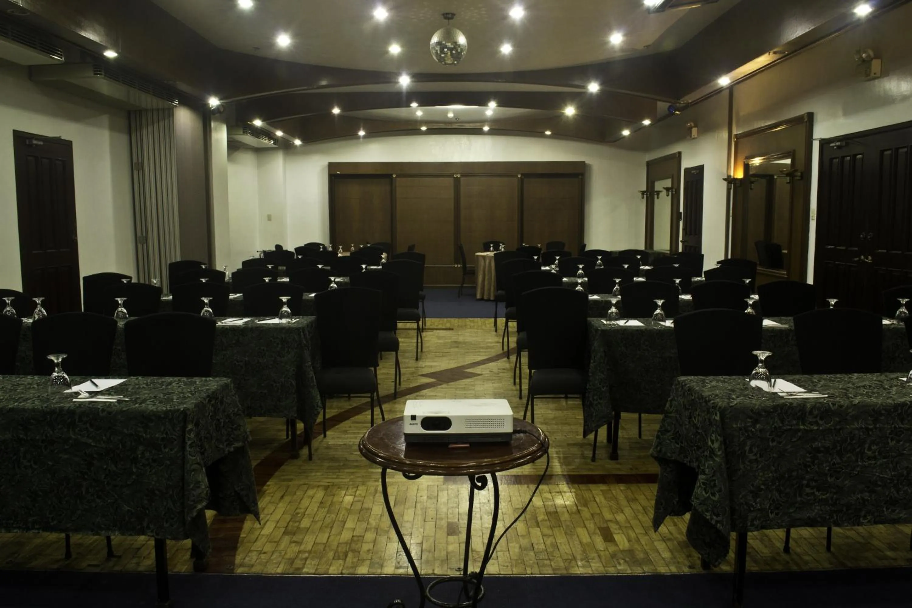 Banquet/Function facilities in El Cielito Inn - Sta. Rosa