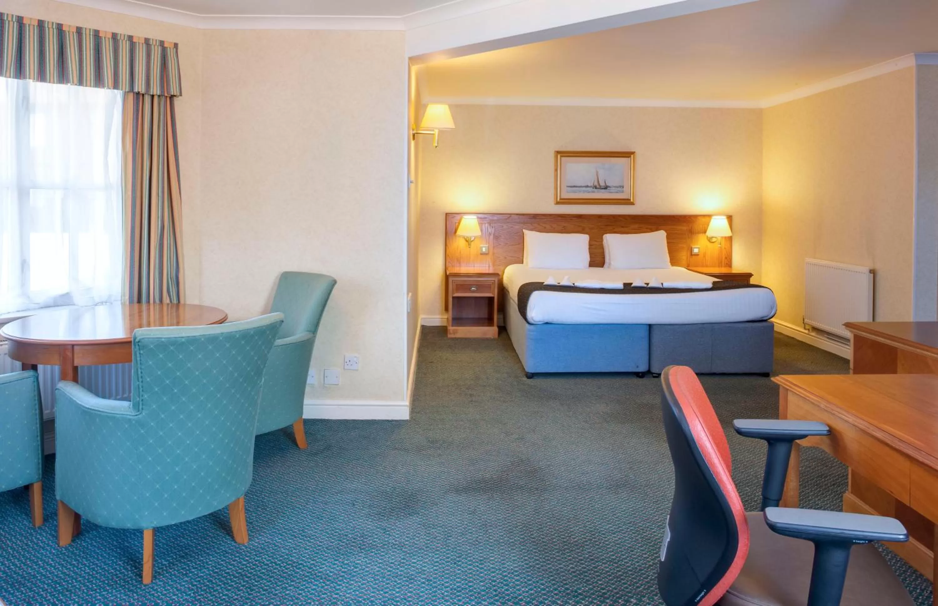 Photo of the whole room, Bed in Holiday Inn Ipswich Orwell by IHG