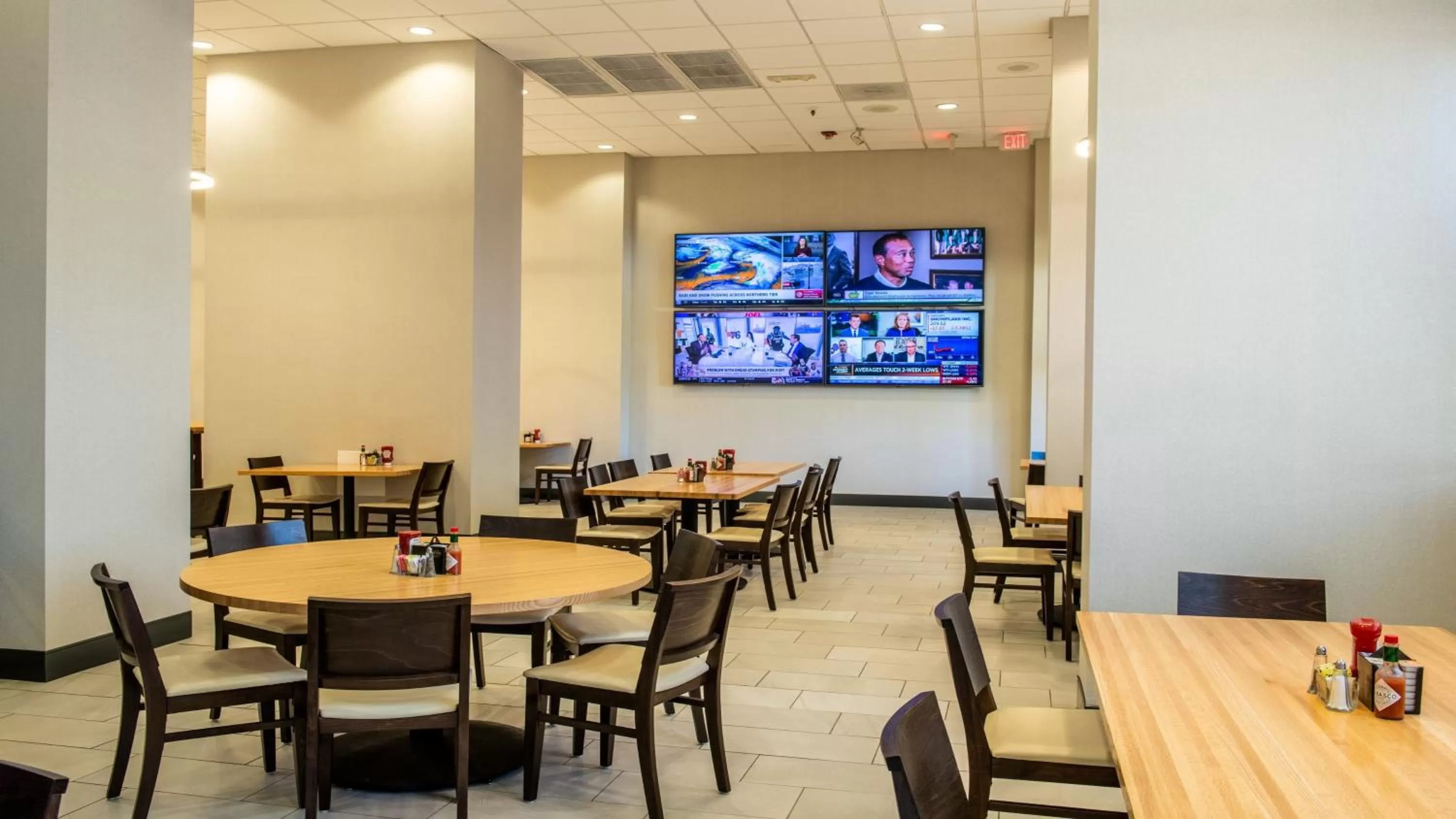 Restaurant/places to eat in Holiday Inn Phoenix-Mesa Chandler by IHG