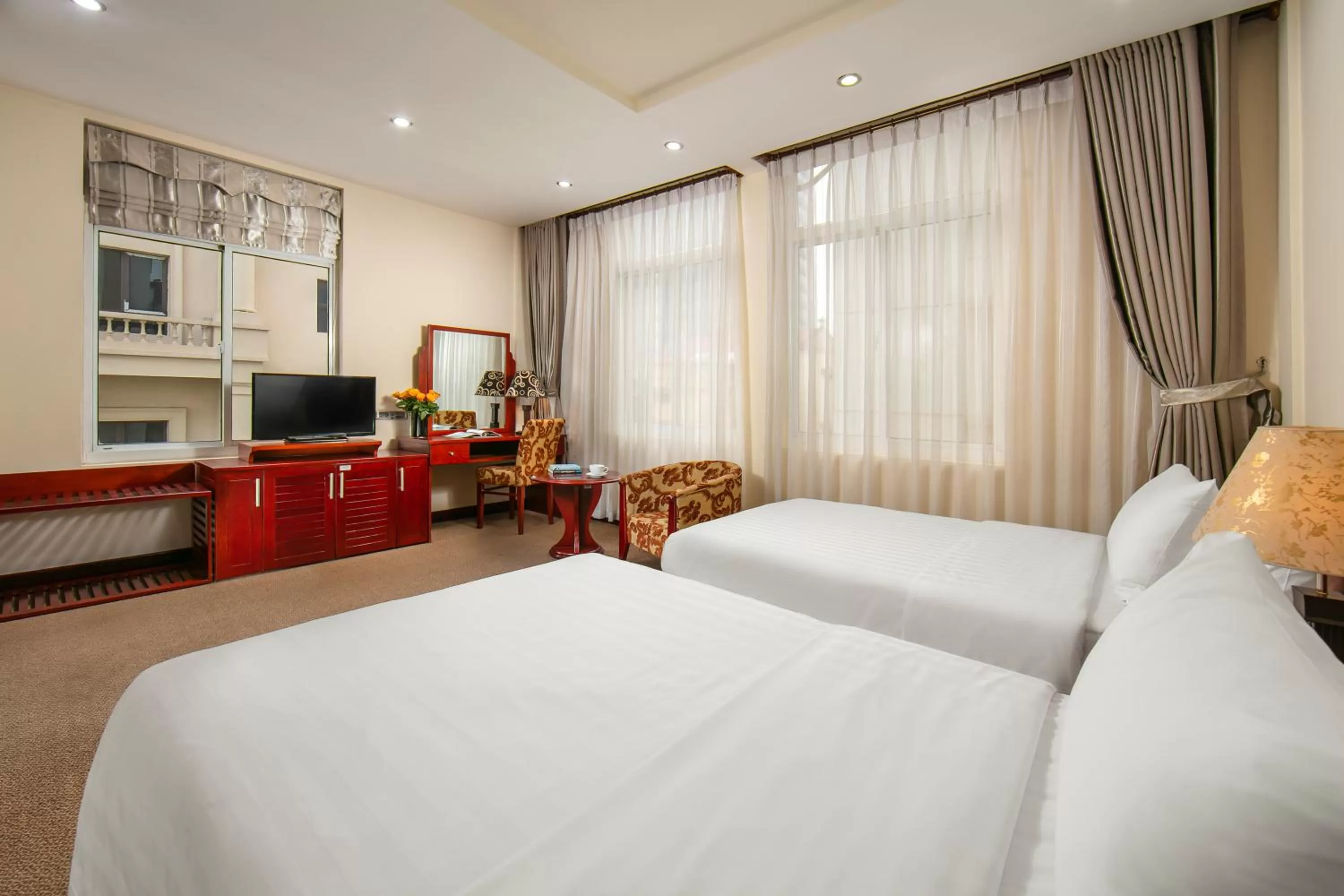 Photo of the whole room, Bed in Hoa Dao Hotel