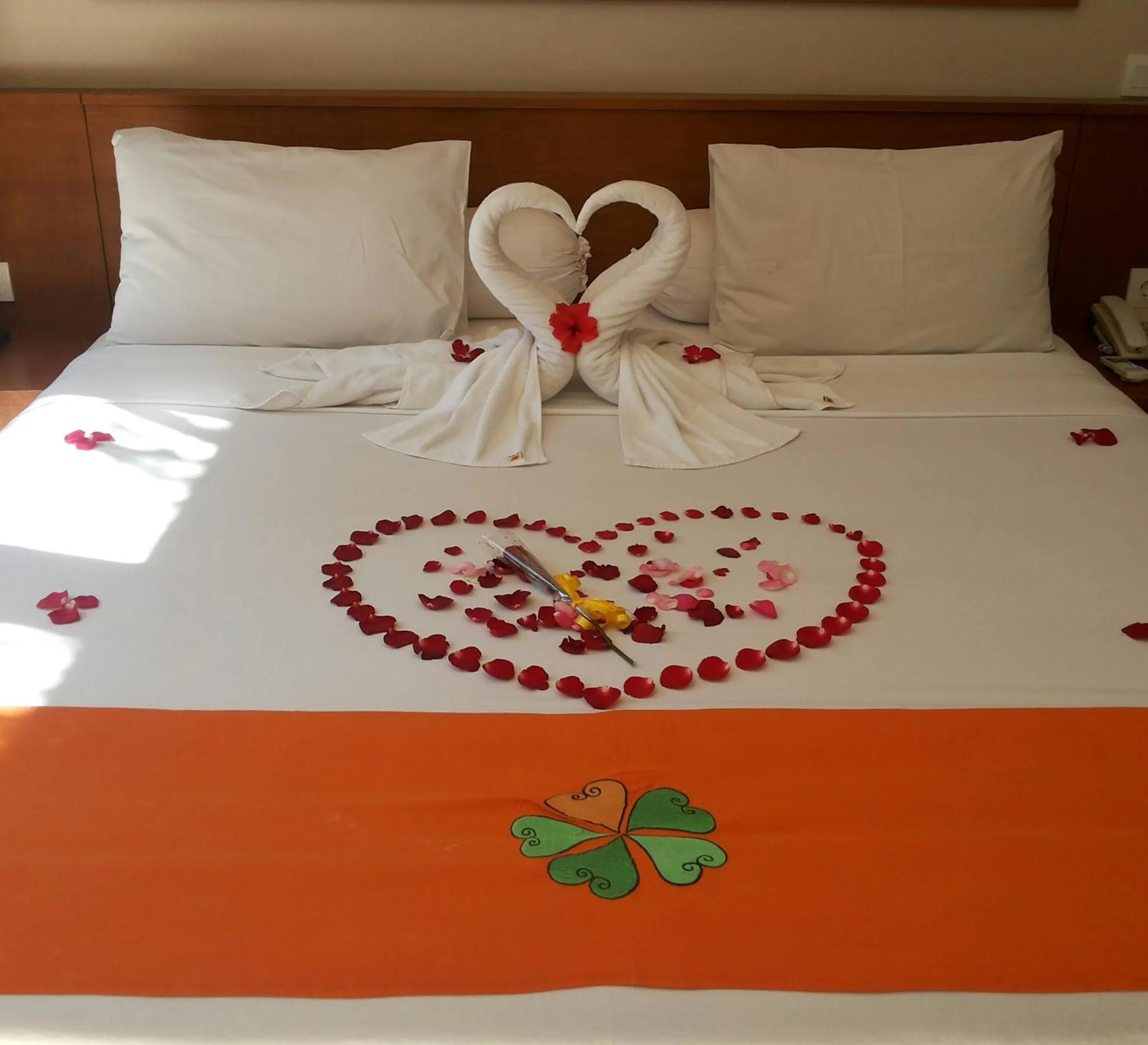 Bed in Anahata Villas and Spa Resort
