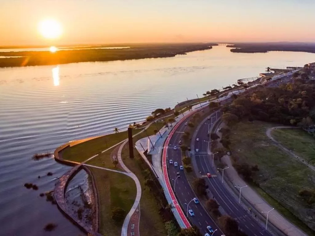 Sunset in Embaixador Hotel & Centro de Eventos by Fast10