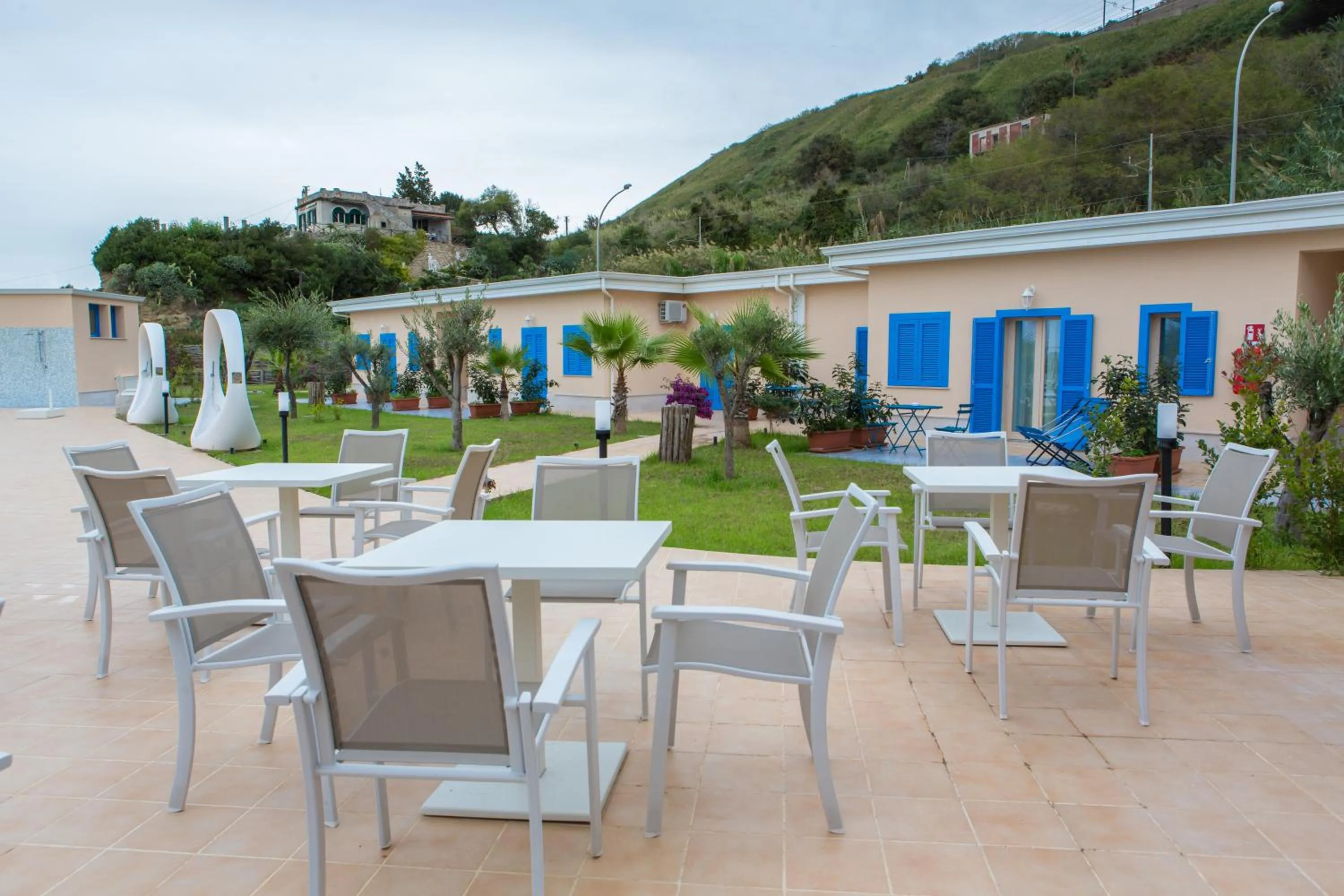 Lounge or bar in Galìa Luxury Resort