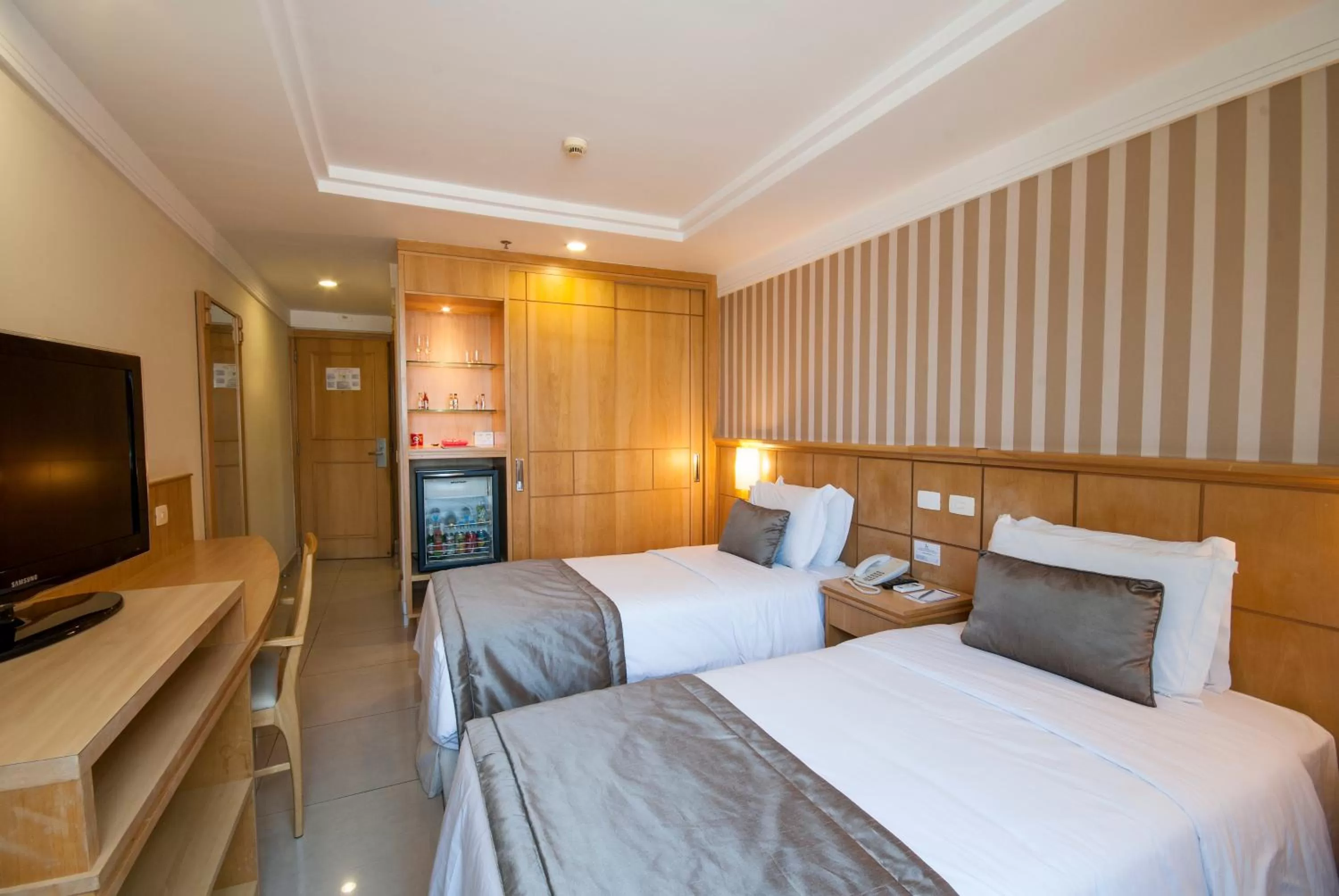 Photo of the whole room, Bed in Hotel Astoria Palace