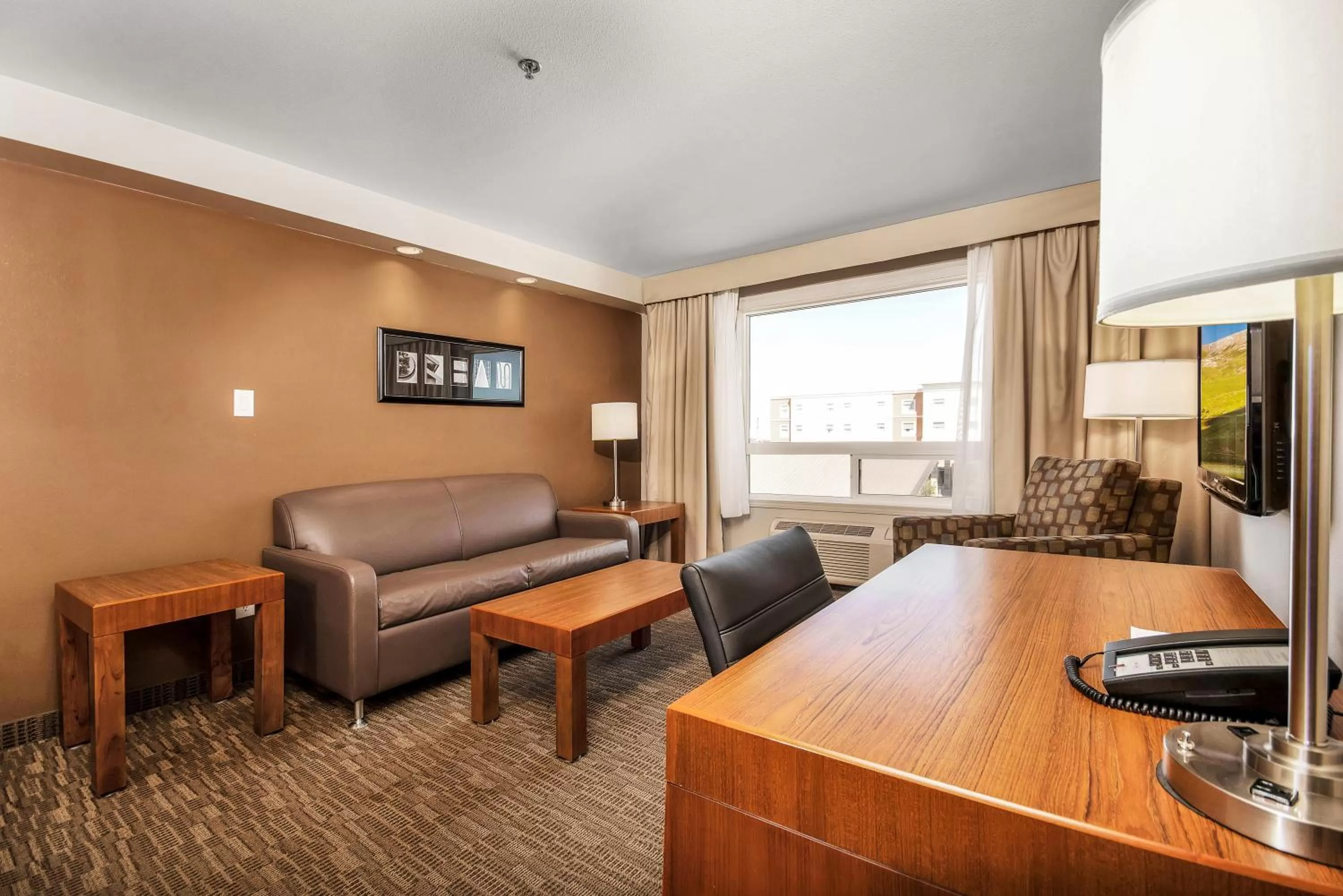 Seating area in Home Inn & Suites Regina East