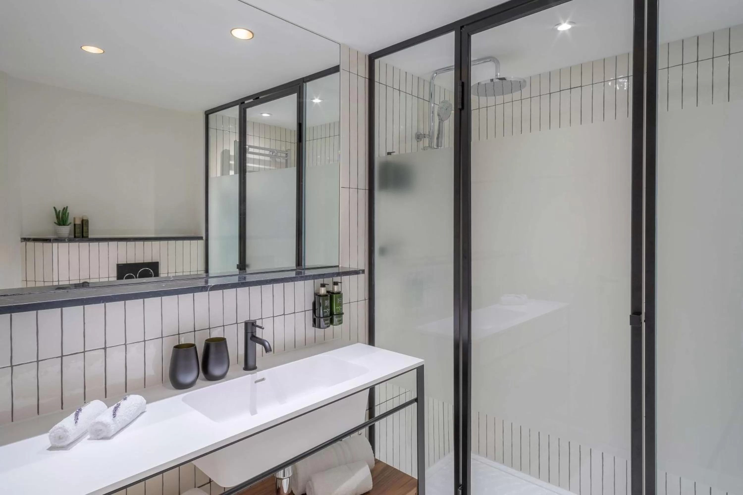 Bathroom in Melia White House Hotel