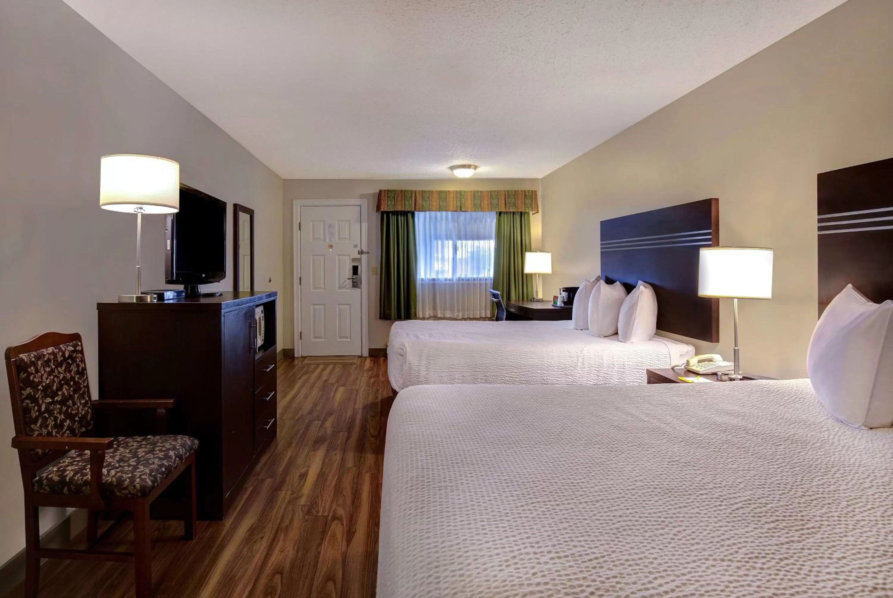 Bed in Days Inn by Wyndham Vernon