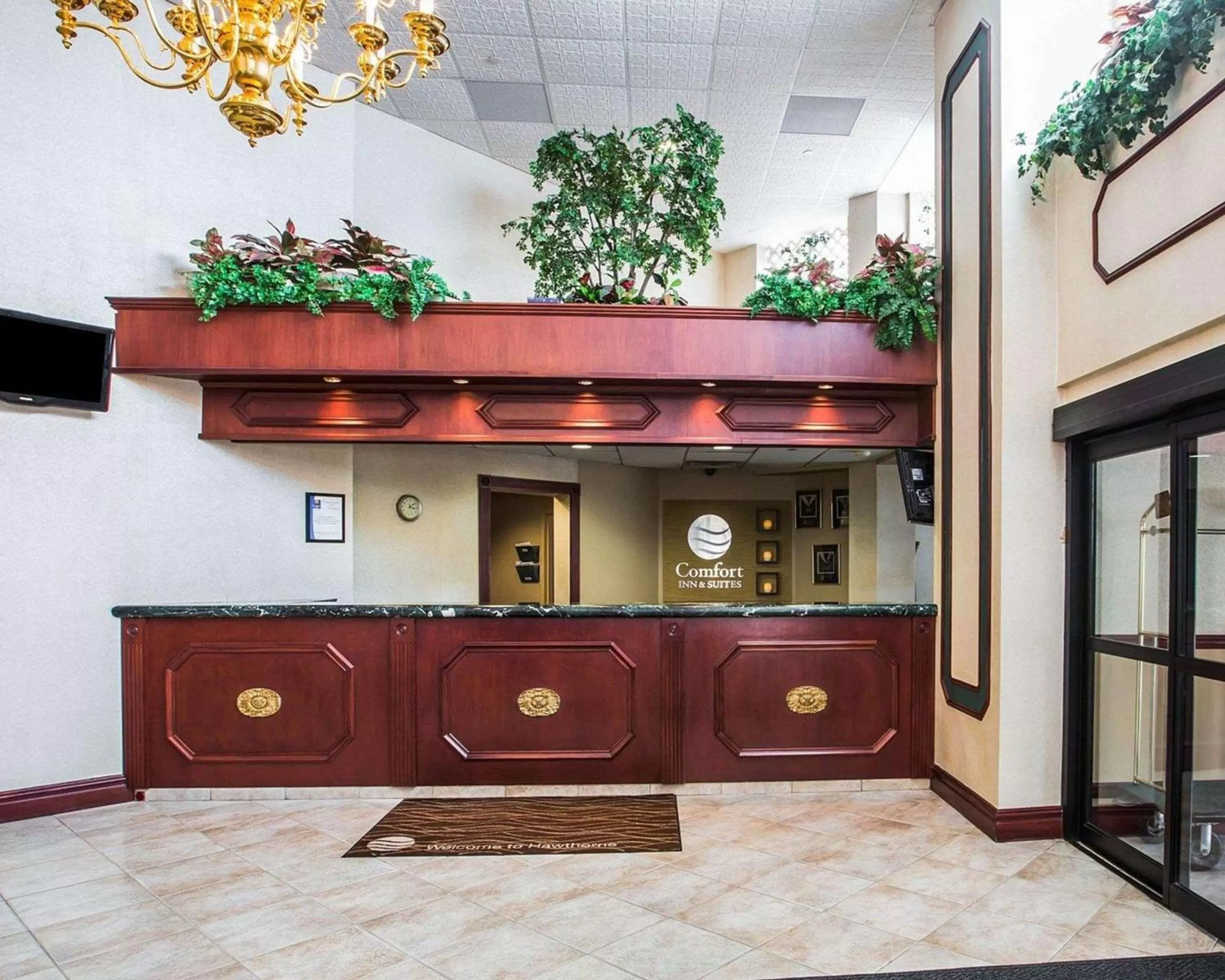 Lobby or reception in Comfort Inn & Suites Hawthorne