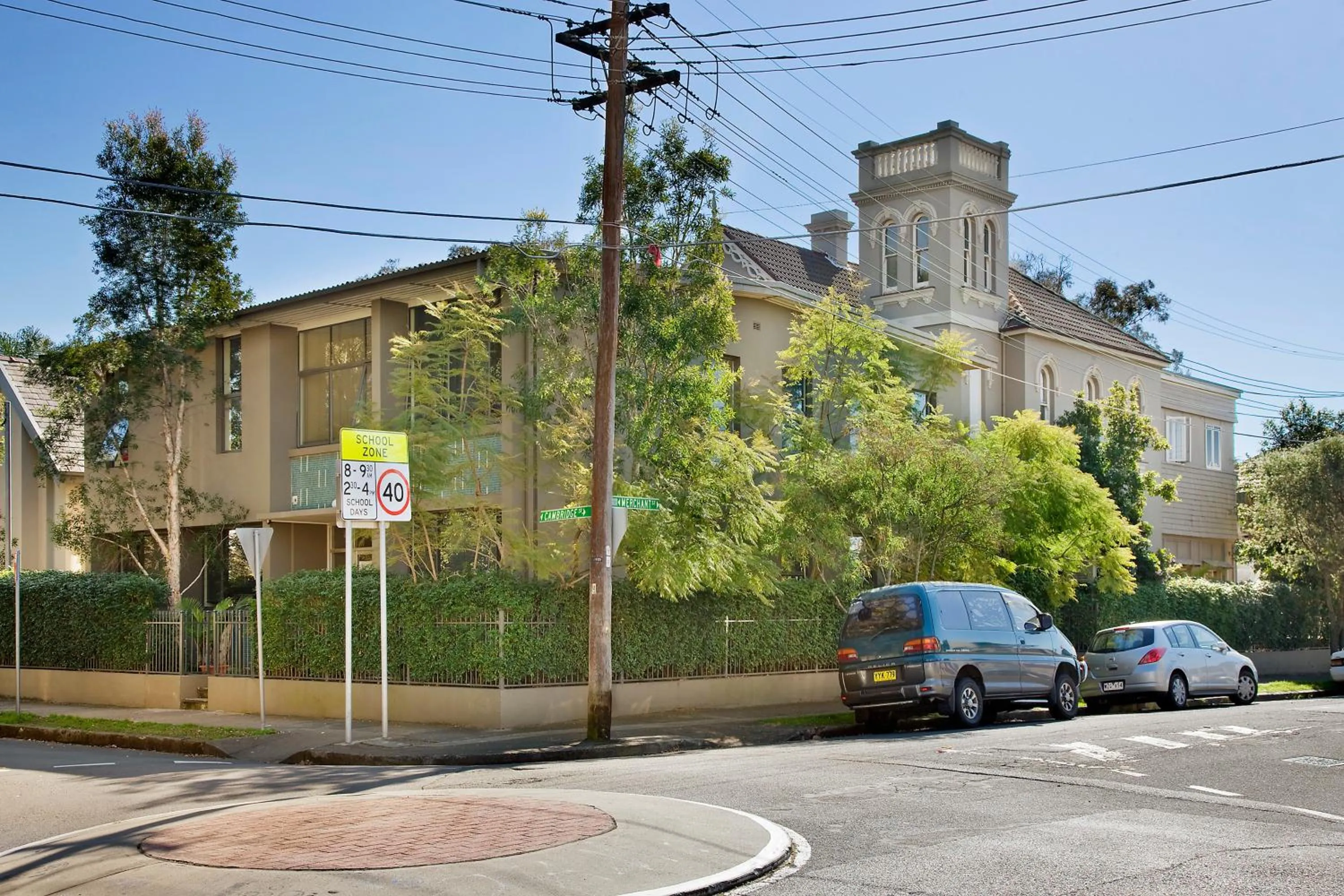 Facade/entrance in Cambridge Lodge