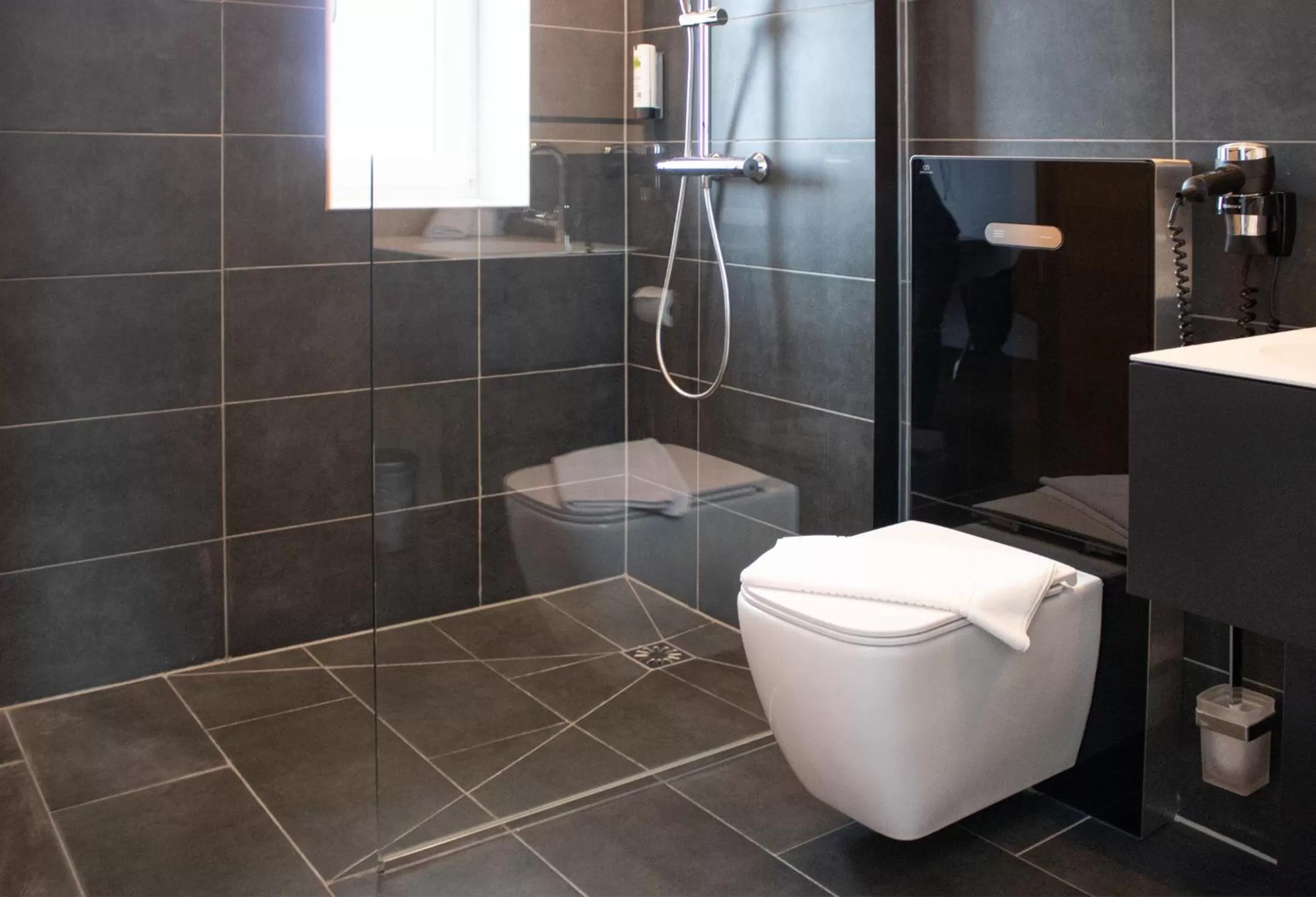 Bathroom in SLD Hotel by WMM Hotels