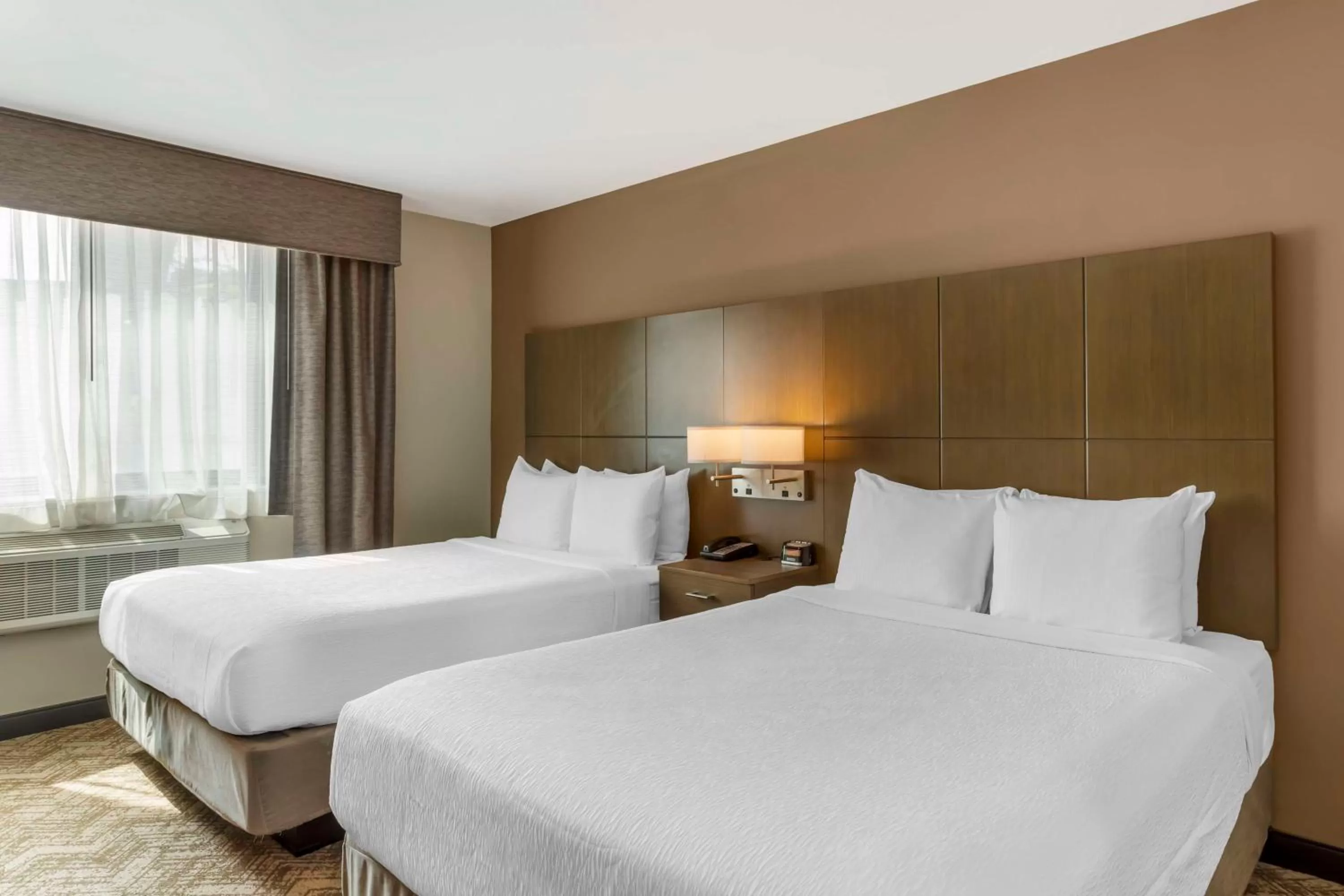 Bedroom, Bed in Best Western Brooklyn-Coney Island Inn