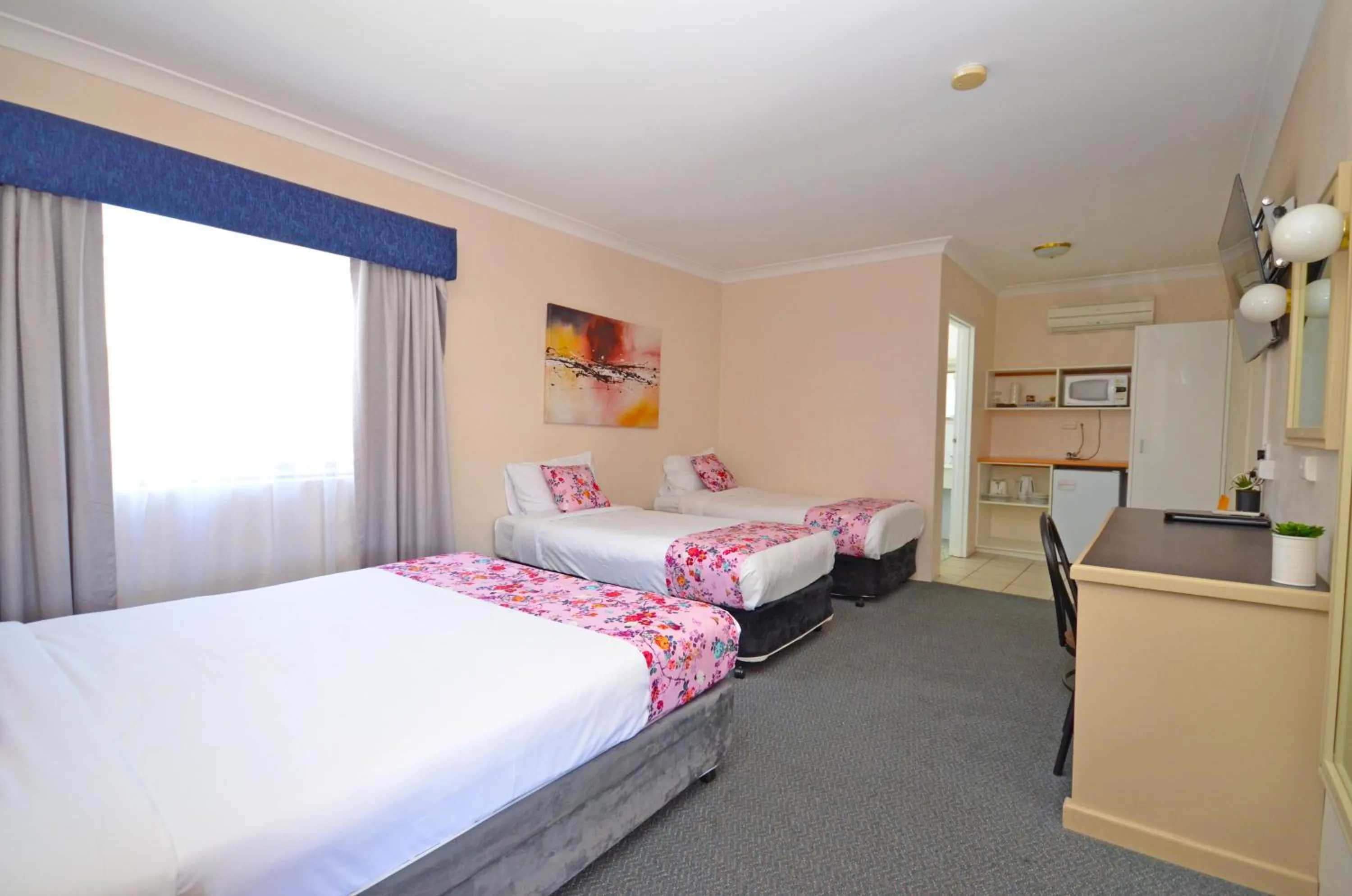 Family Suite 4 in Ben Chifley Motor Inn
