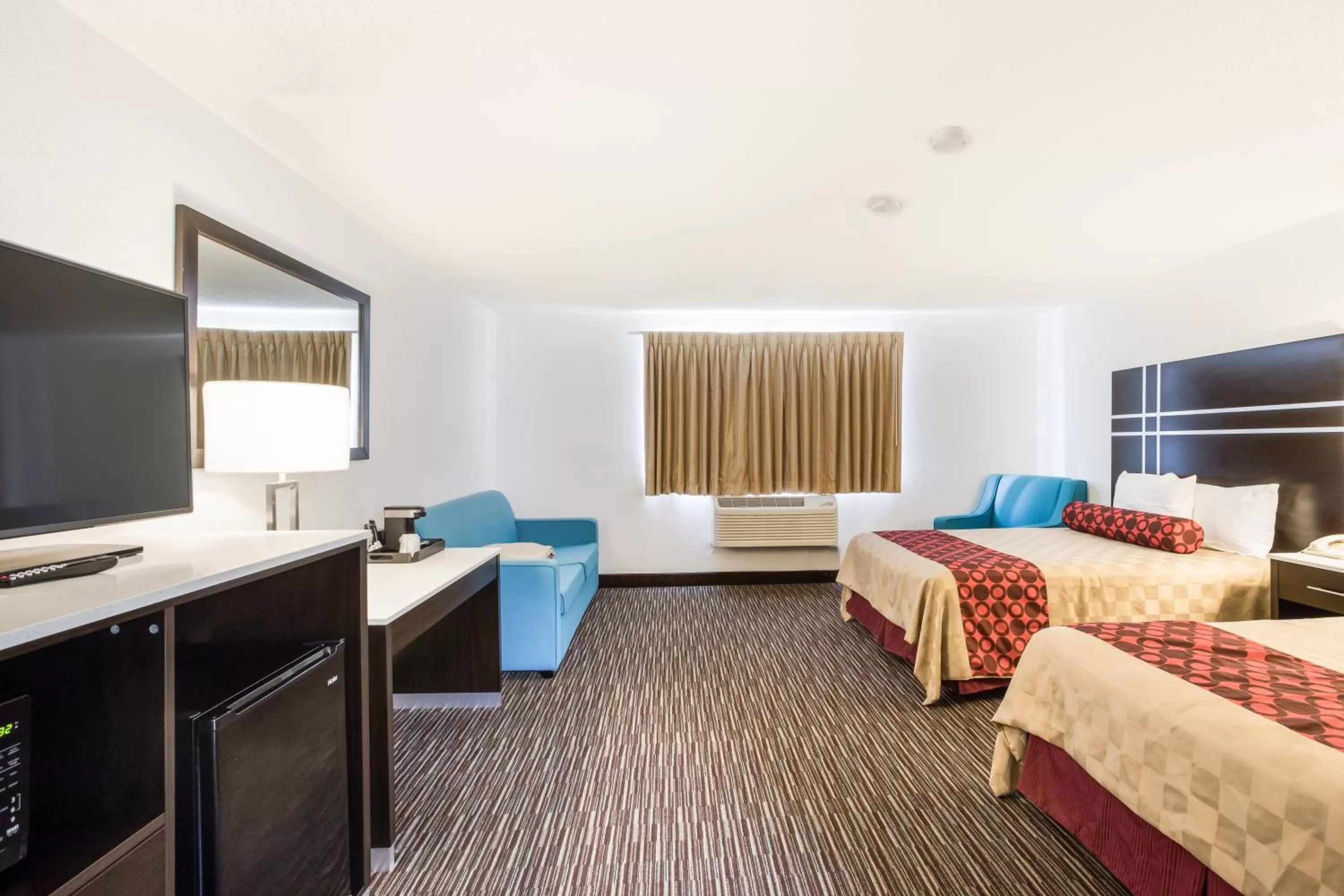 Photo of the whole room, Bed in Americas Best Value Inn Charlotte