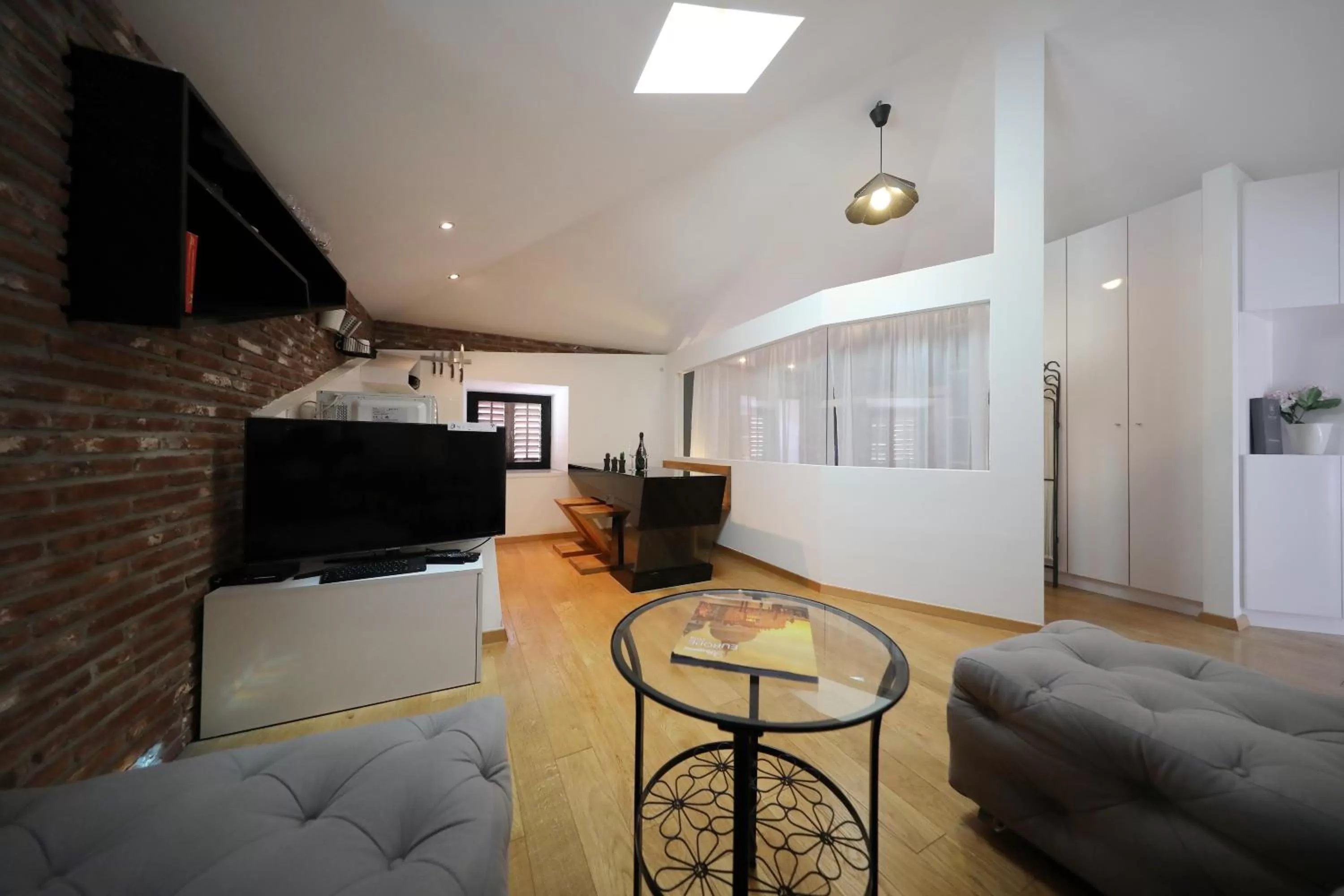 Seating area in Central Apartments Integrated Hotel