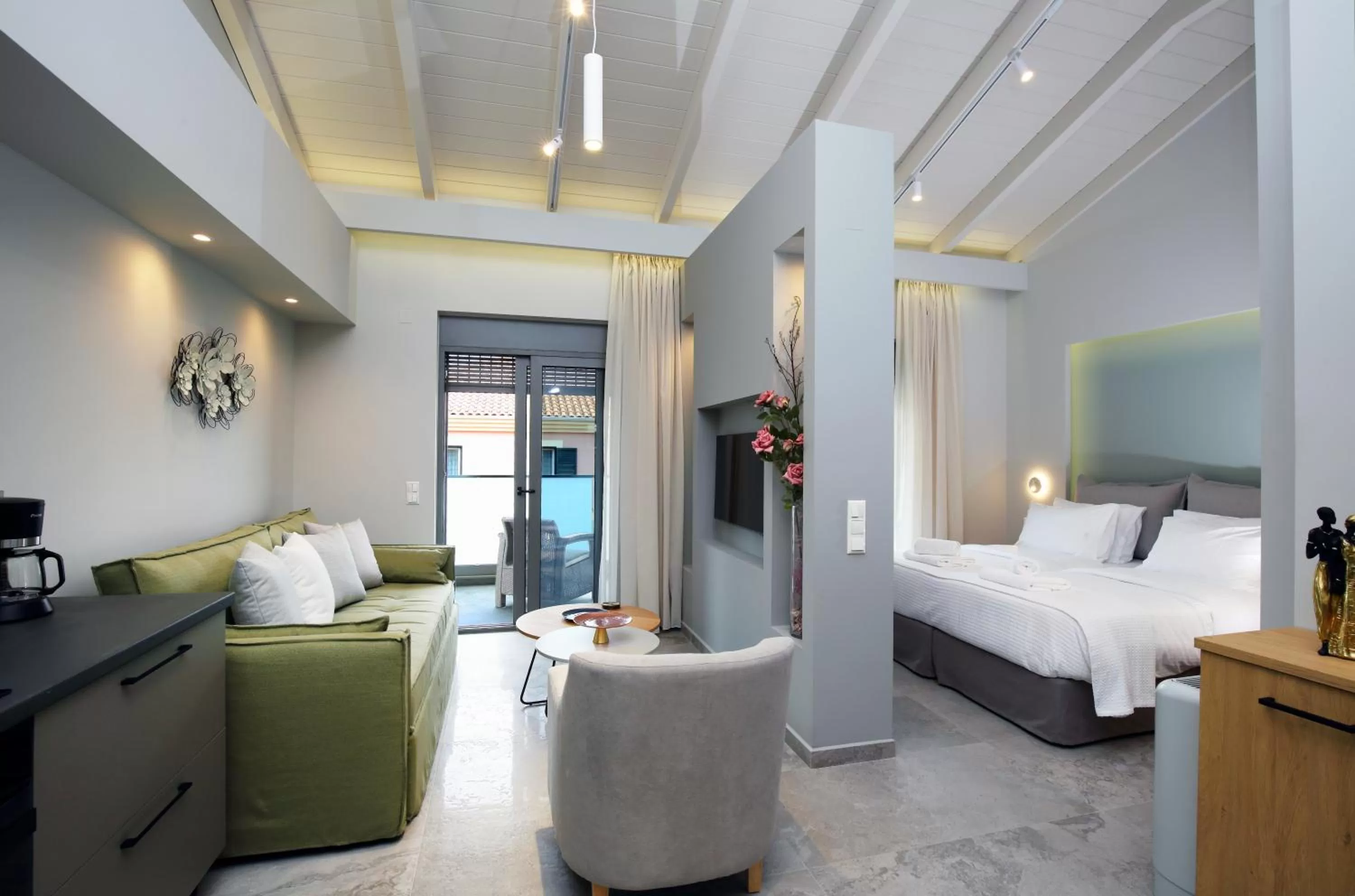 Photo of the whole room, Bed in Carabella Residence