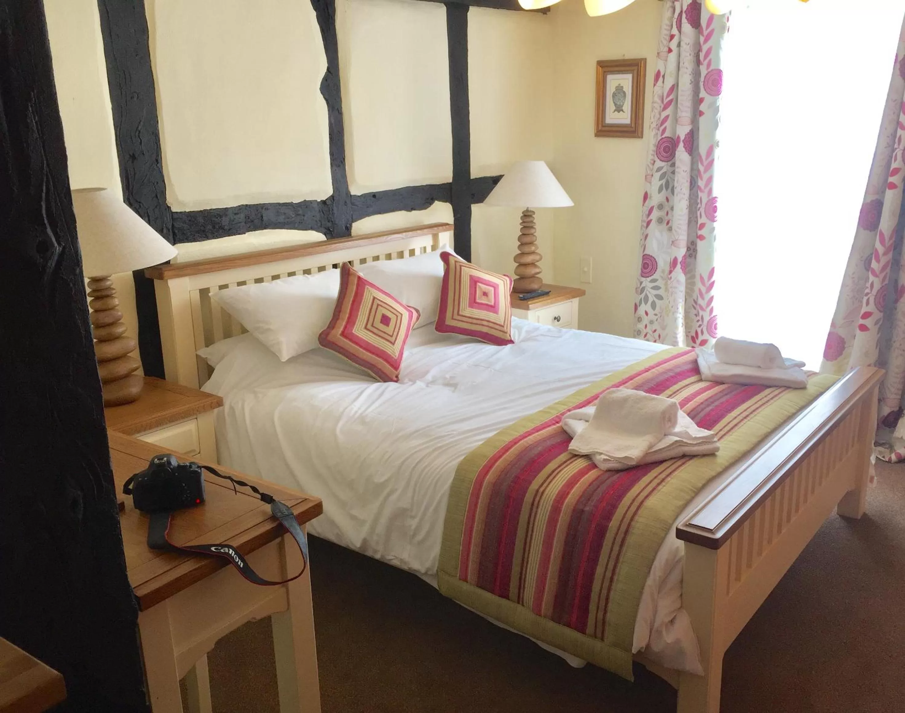 Photo of the whole room, Bed in The Talbot Hotel