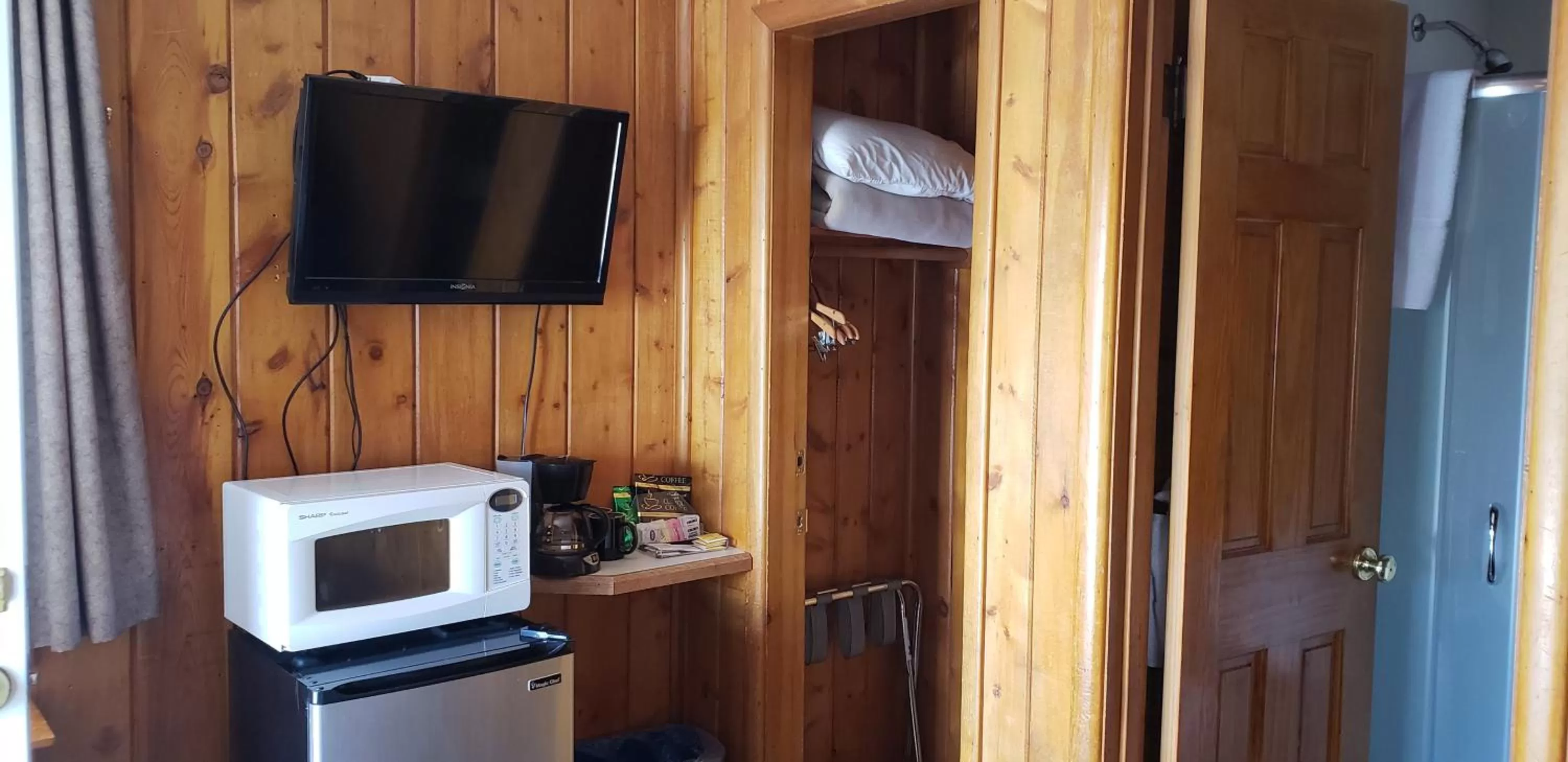 minibar in Canyon Motel near Rocky Mountain National Park