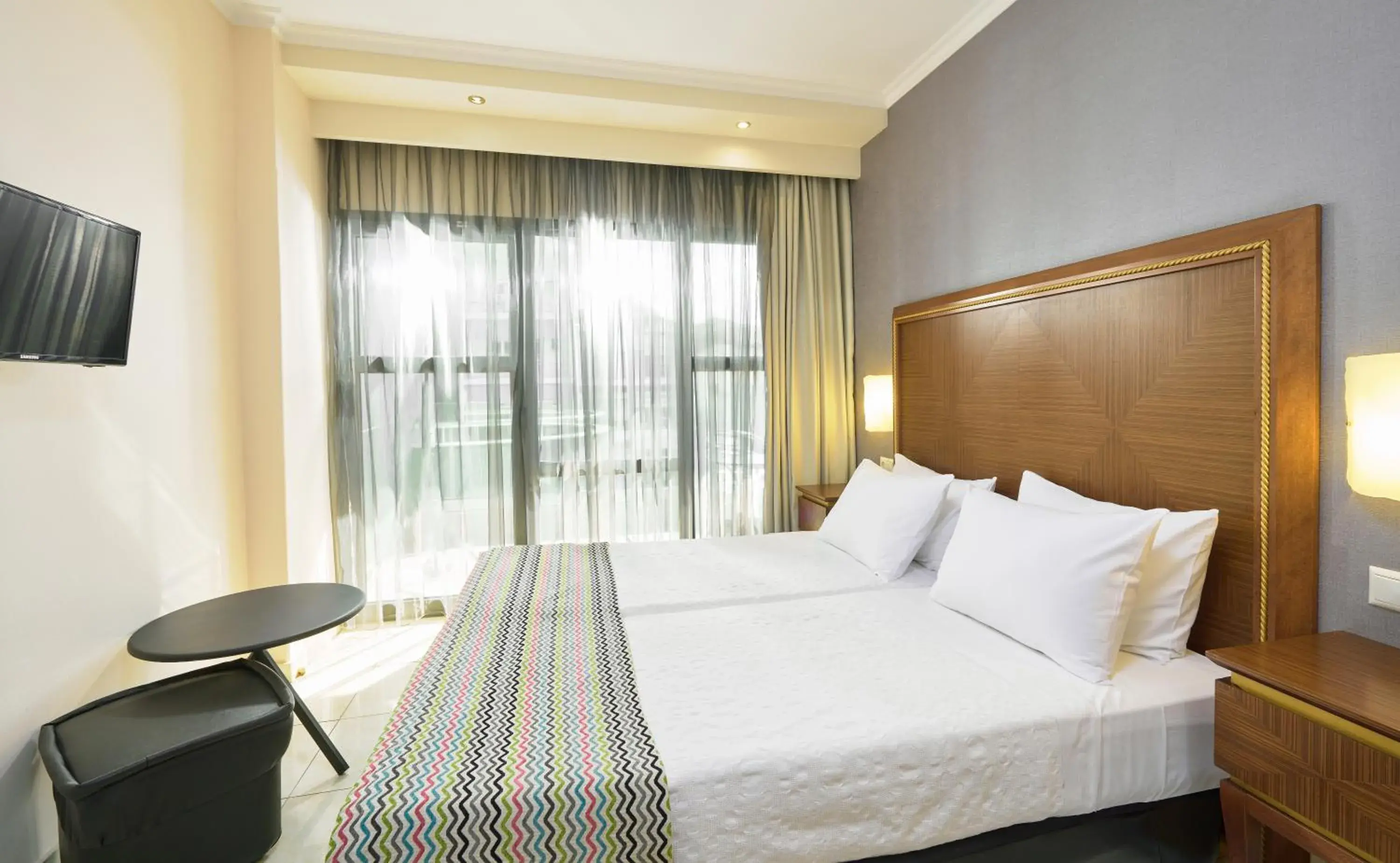 Triple Room in Mediterranean Resort Triple Room in Mediterranean Resort