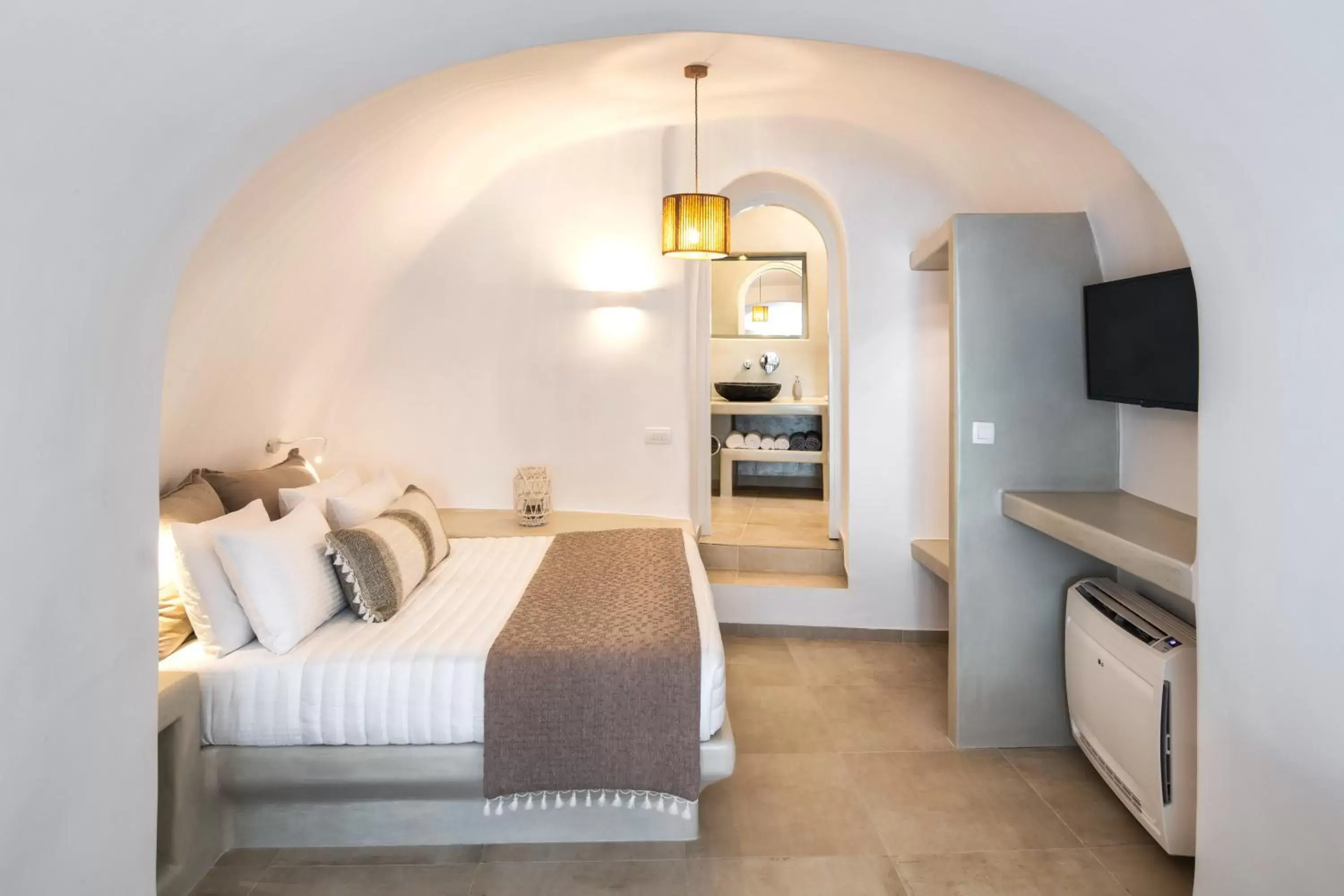 Junior Suite with Outdoor Hot Tub in Hill Suites Junior Suite with Outdoor Hot Tub in Hill Suites